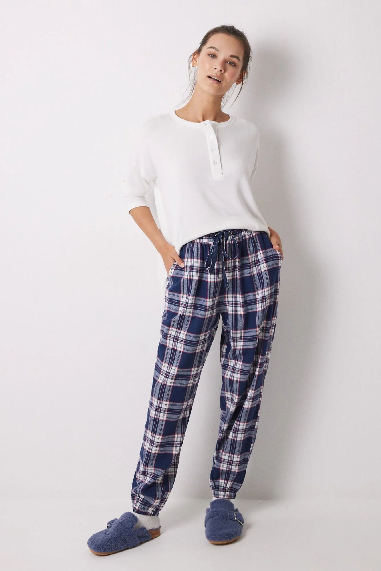 100% checked cotton carrot pants - Image 3