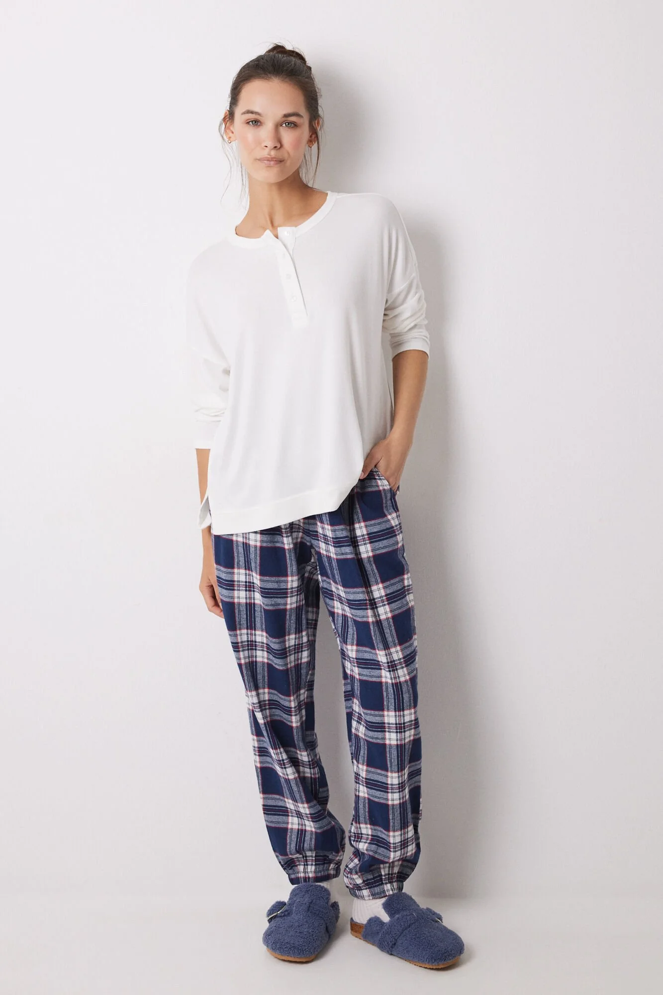 100% checked cotton carrot pants - Image 5