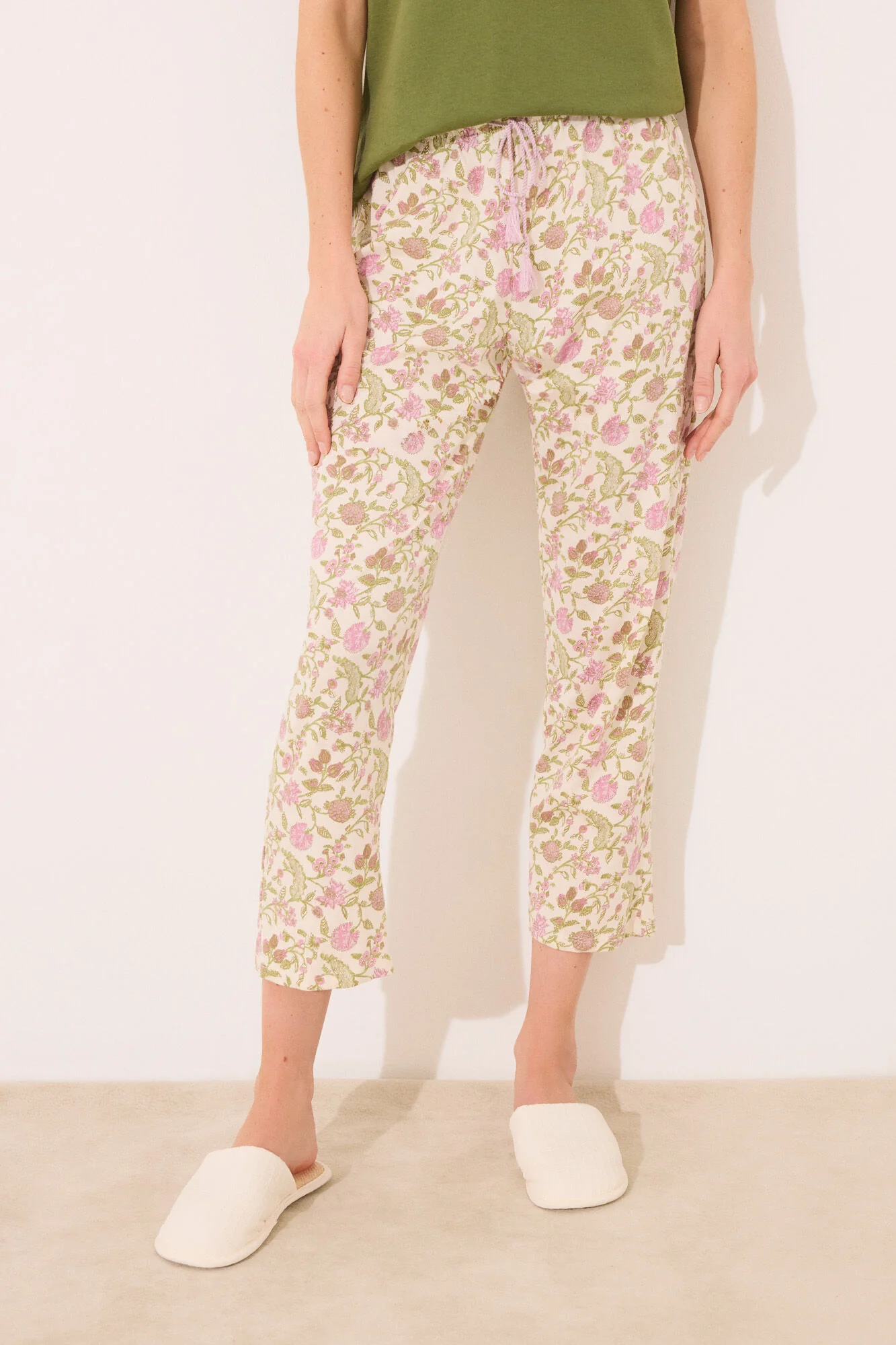 100% Cotton Carrot-Cut Floral Print Long Trousers