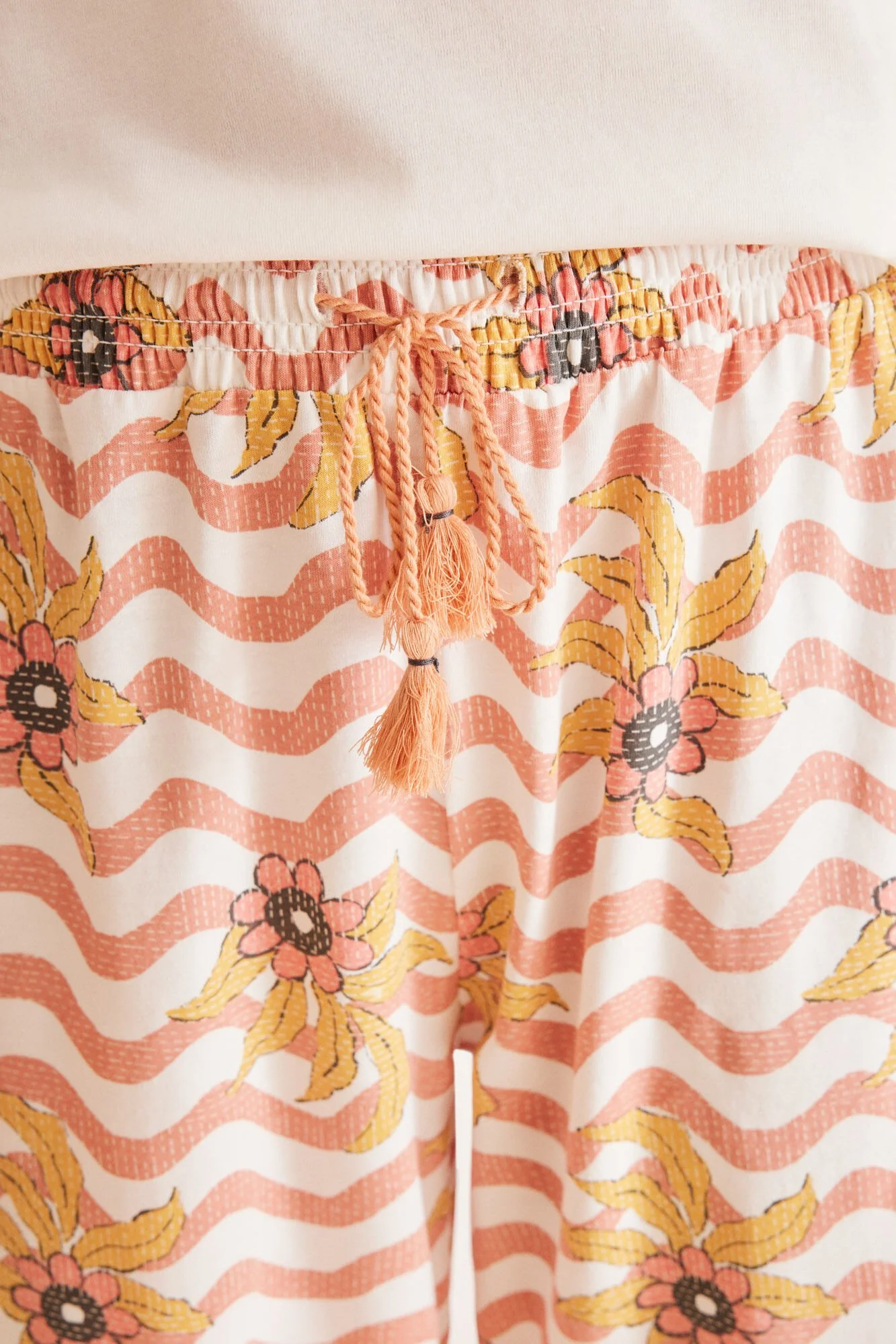 100% Cotton ivory Minnie capri pyjamas - Image 3
