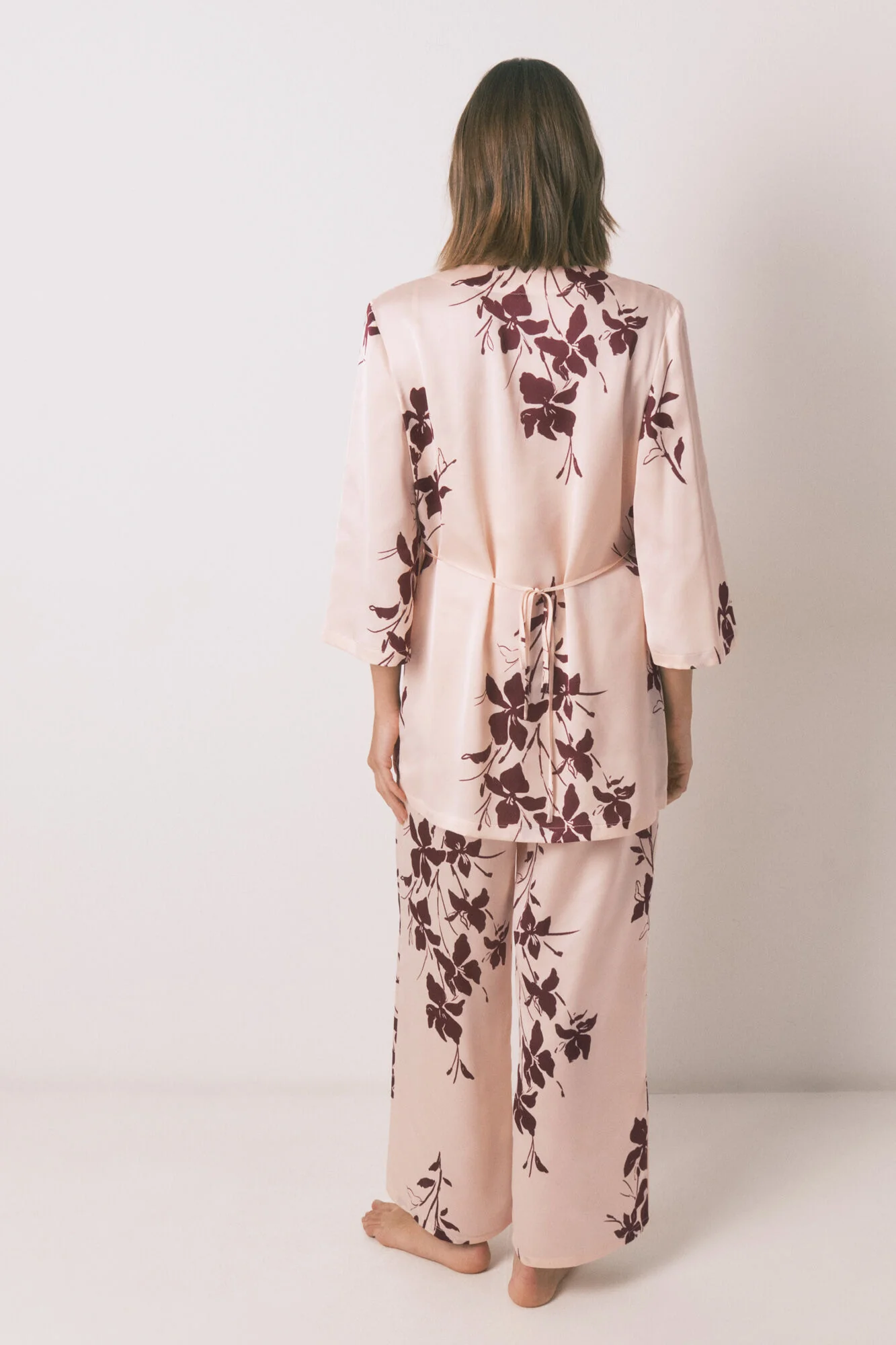3-piece pink satin floral set - Image 4