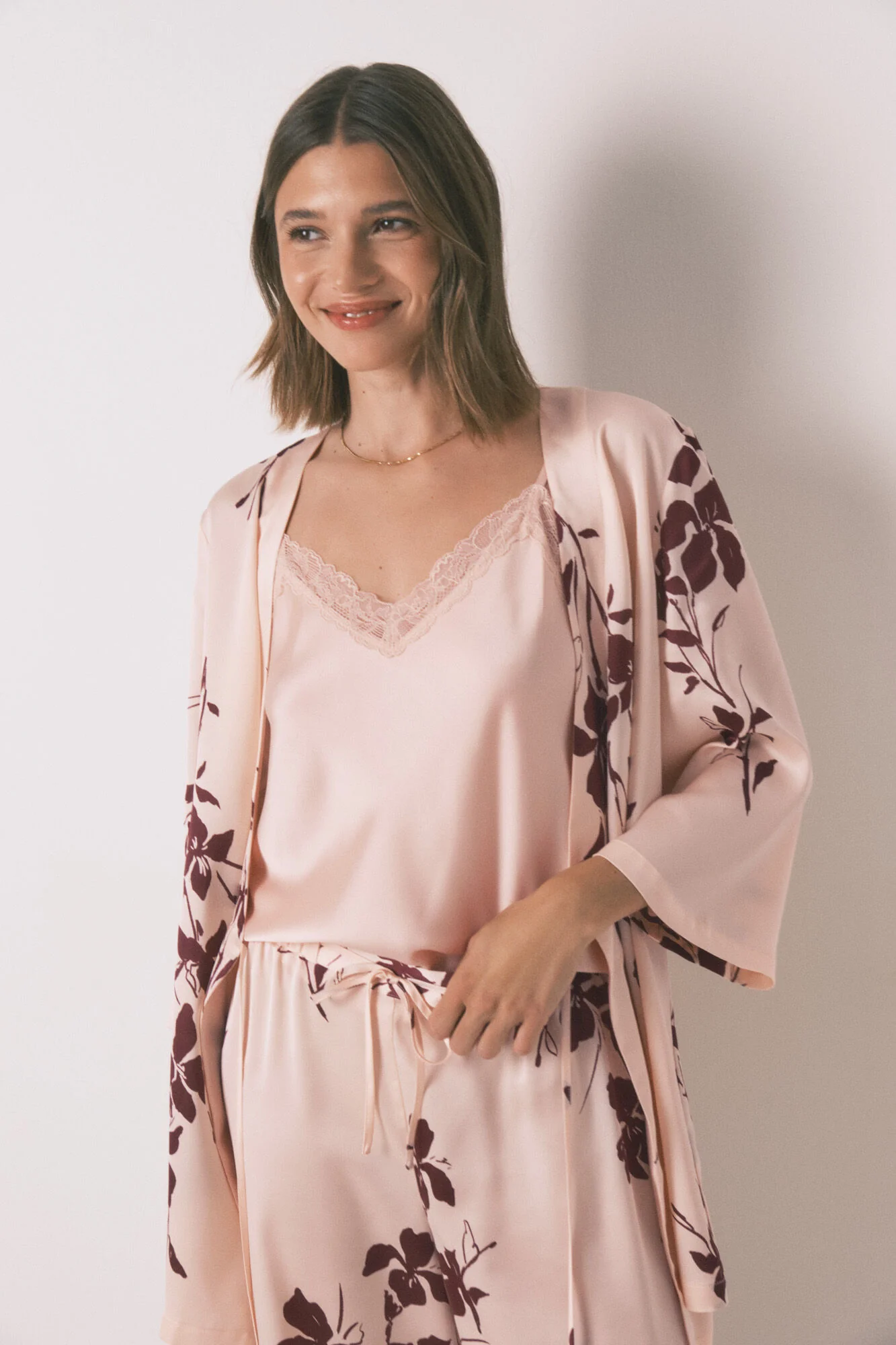 3-piece pink satin floral set - Image 6