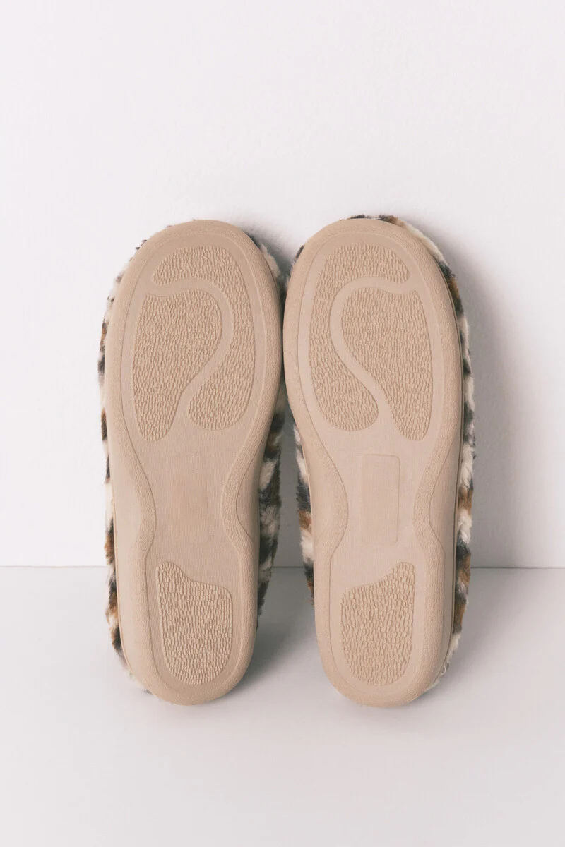 Animal print faux shearling slippers - Image 6