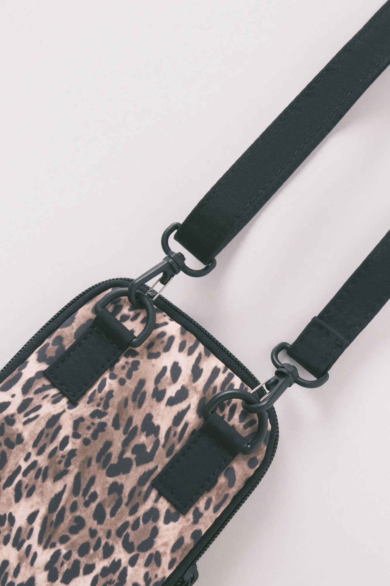 Animal print nylon mobile case - Image 3