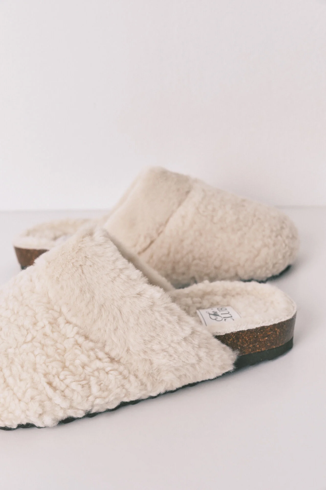 Beige sheepskin faux shearling slippers - Image 2