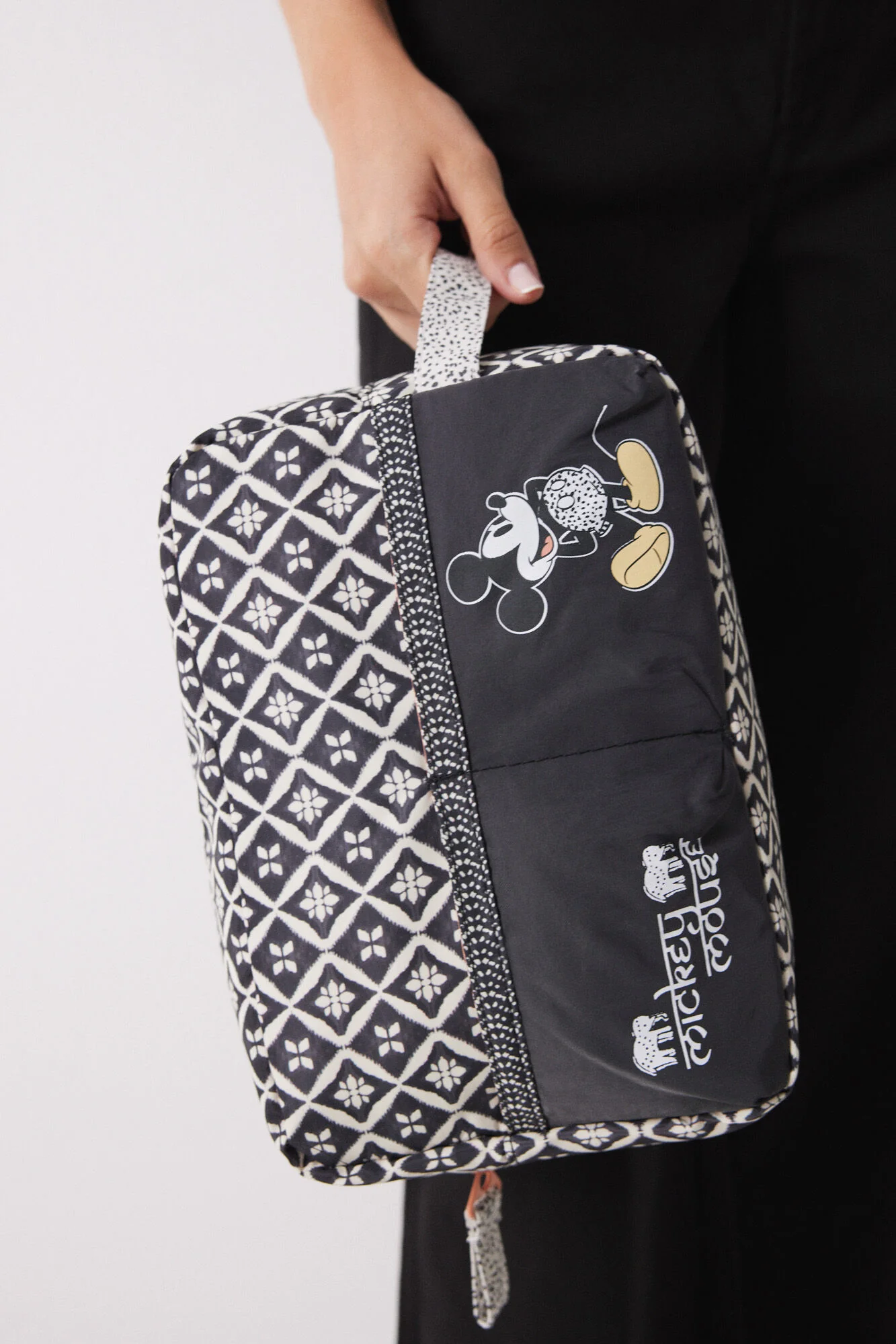 Medium black Mickey print vanity case - Image 5