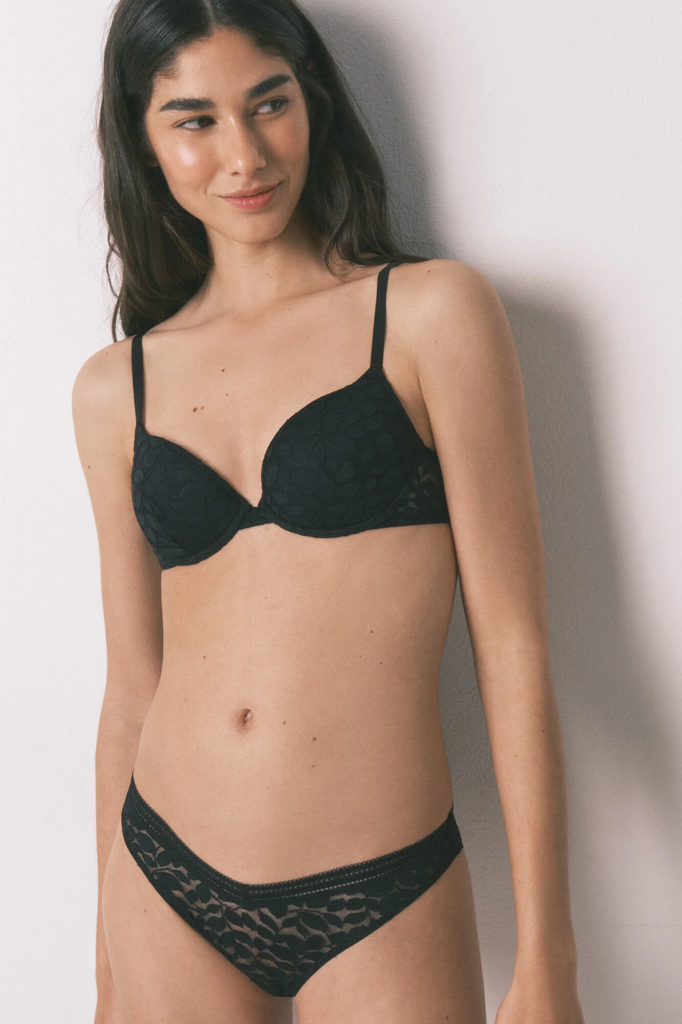 Black lace classic V-waist panty