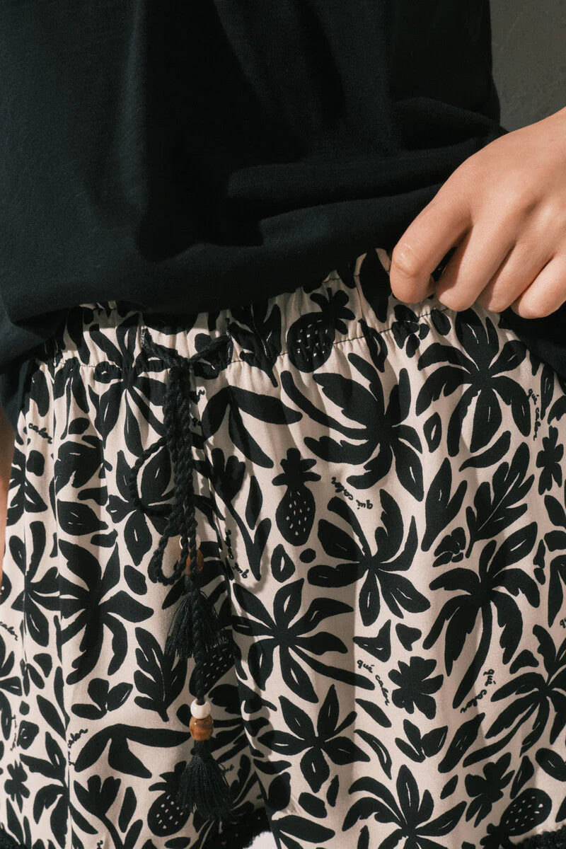 Black print short trousers - Image 4