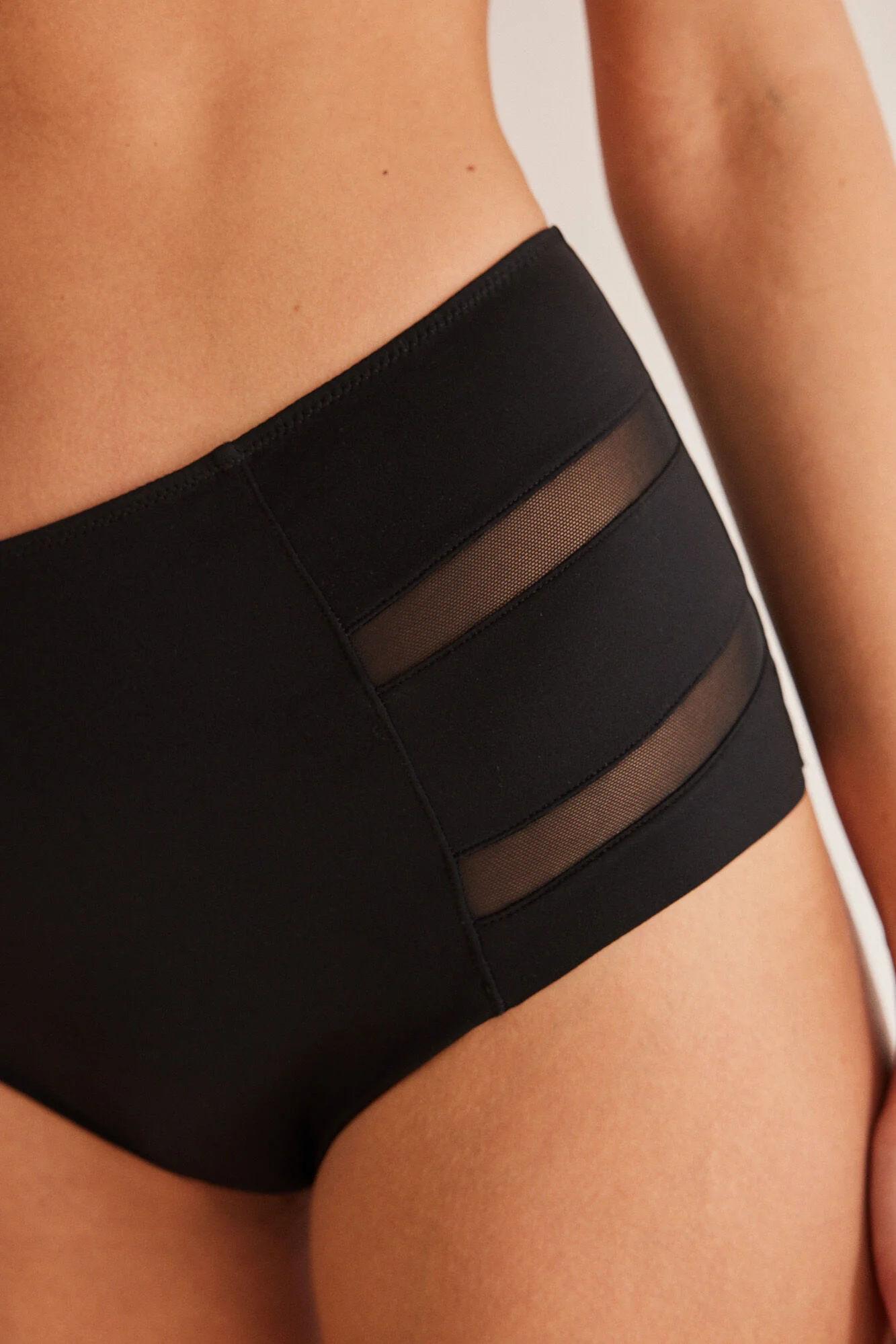 Black tulle high waist shaping panty - Image 2
