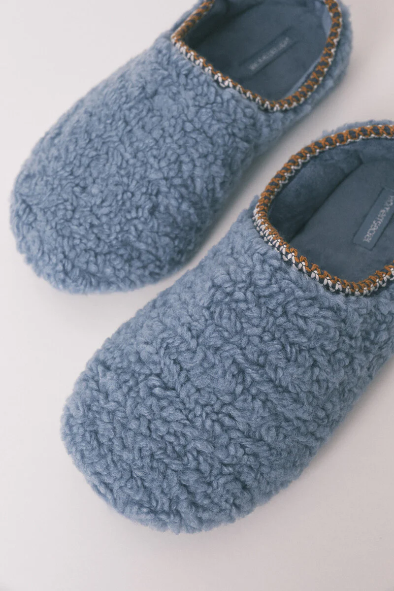 Blue faux shearling slippers - Image 4