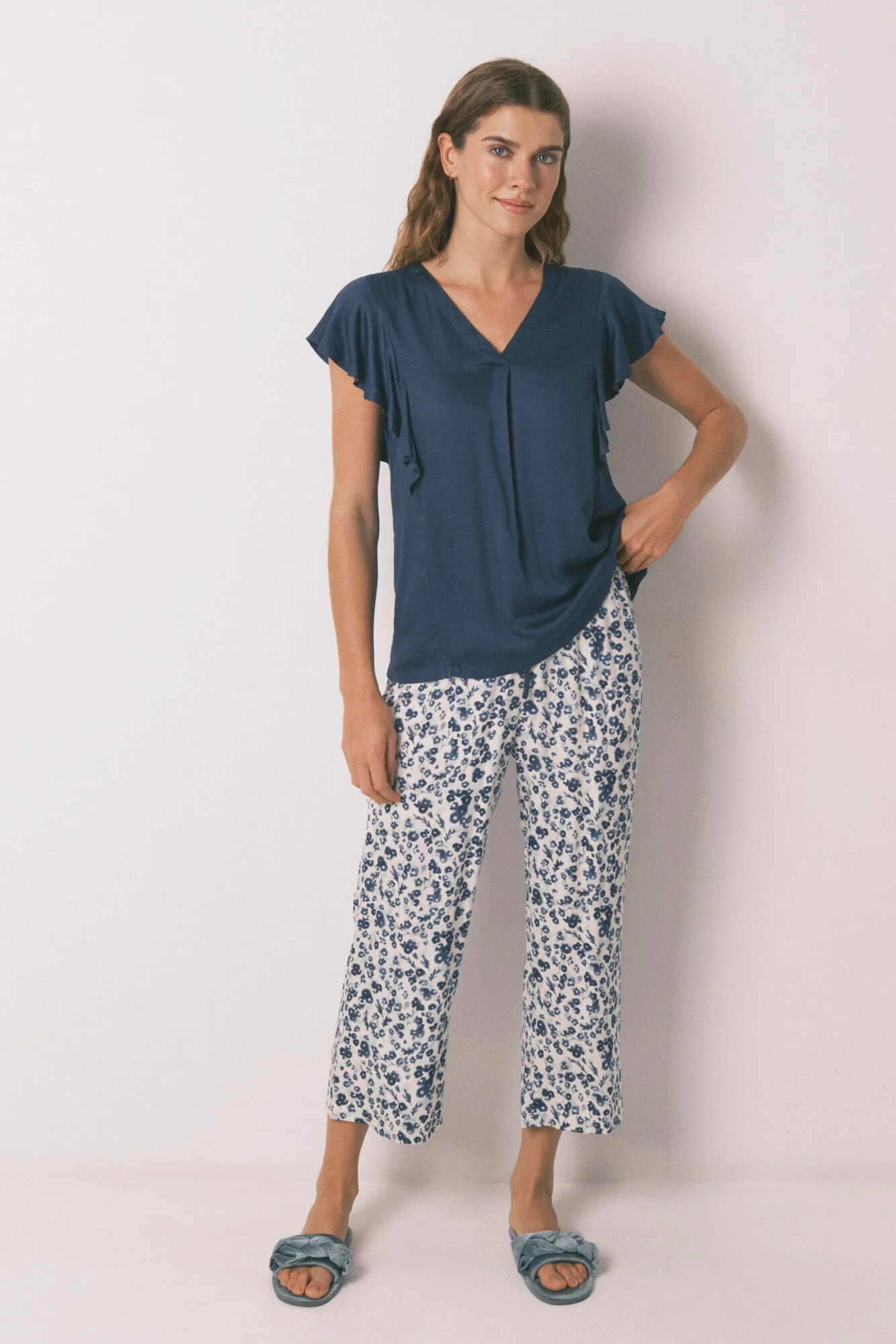 Blue floral viscose Capri pyjamas - Image 2