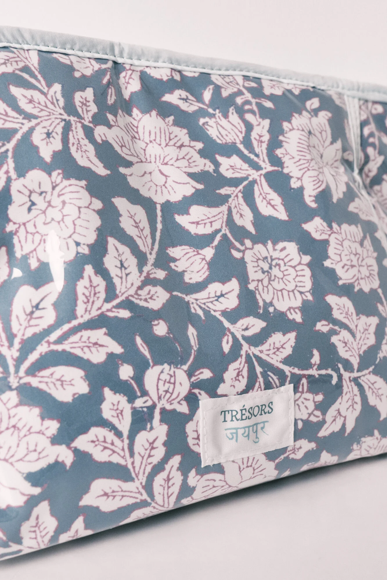 Blue medium floral print vanity case - Image 3