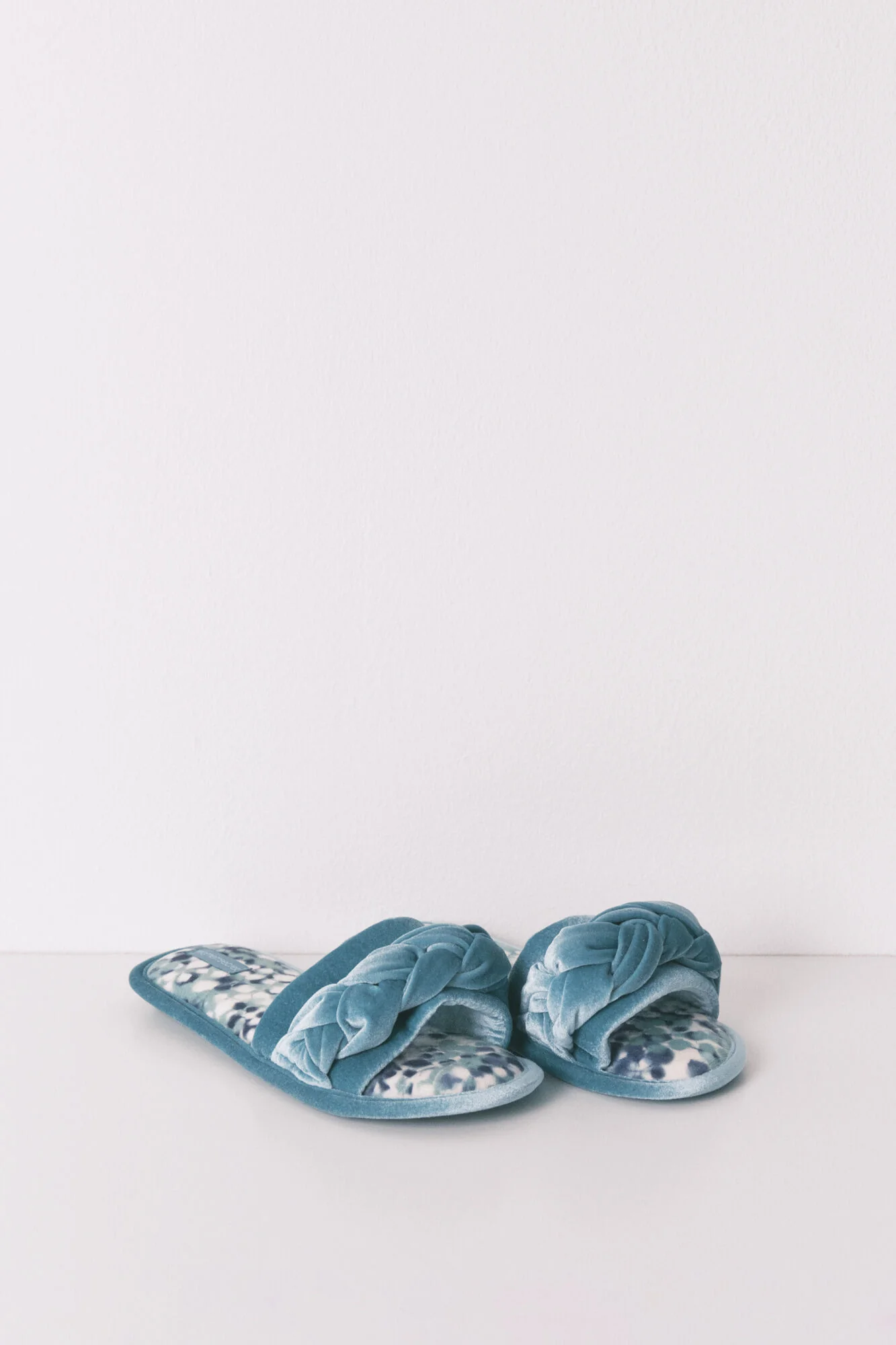 Blue velvet open house slippers - Image 4
