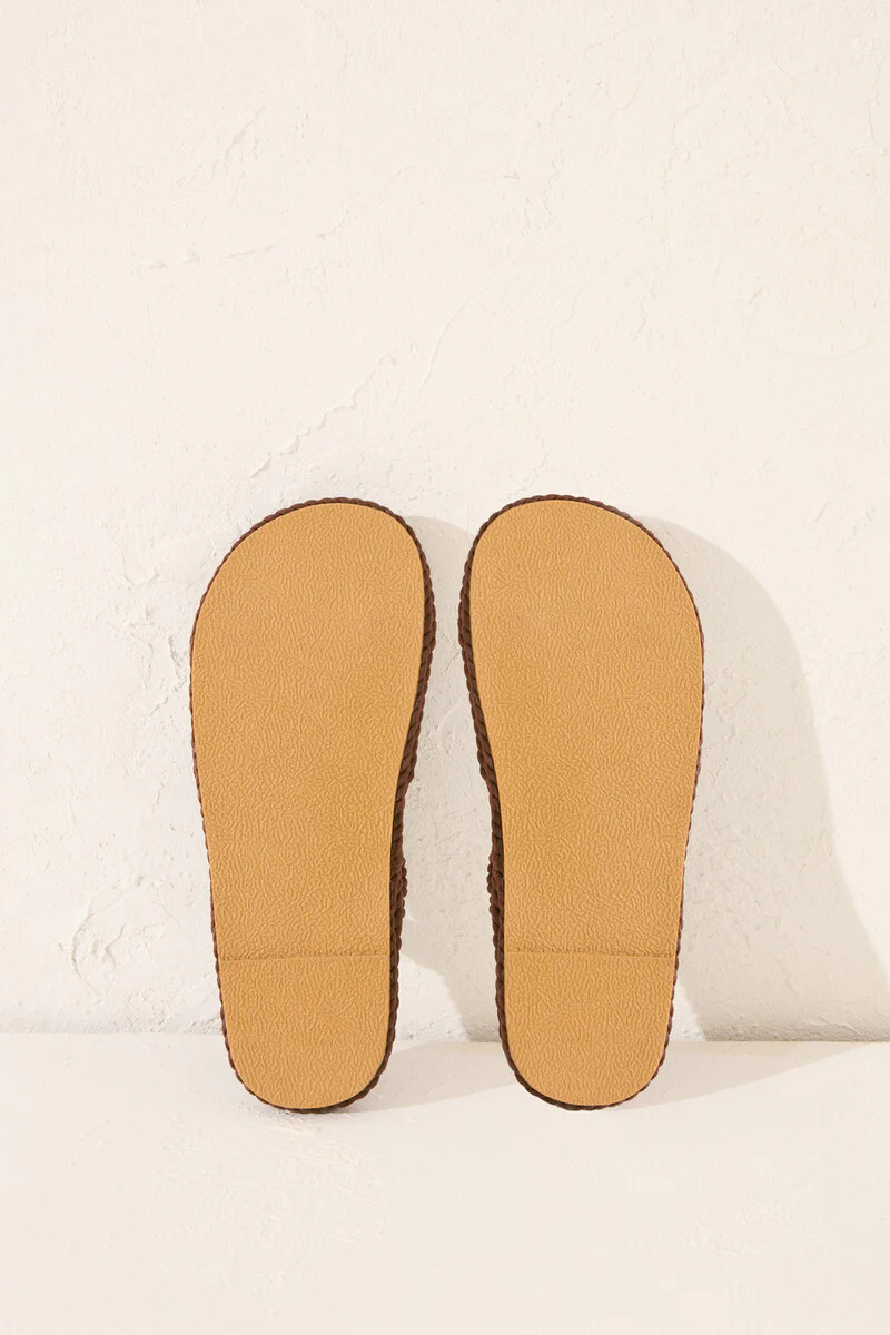 Brown sandals with crossed straps - Image 2