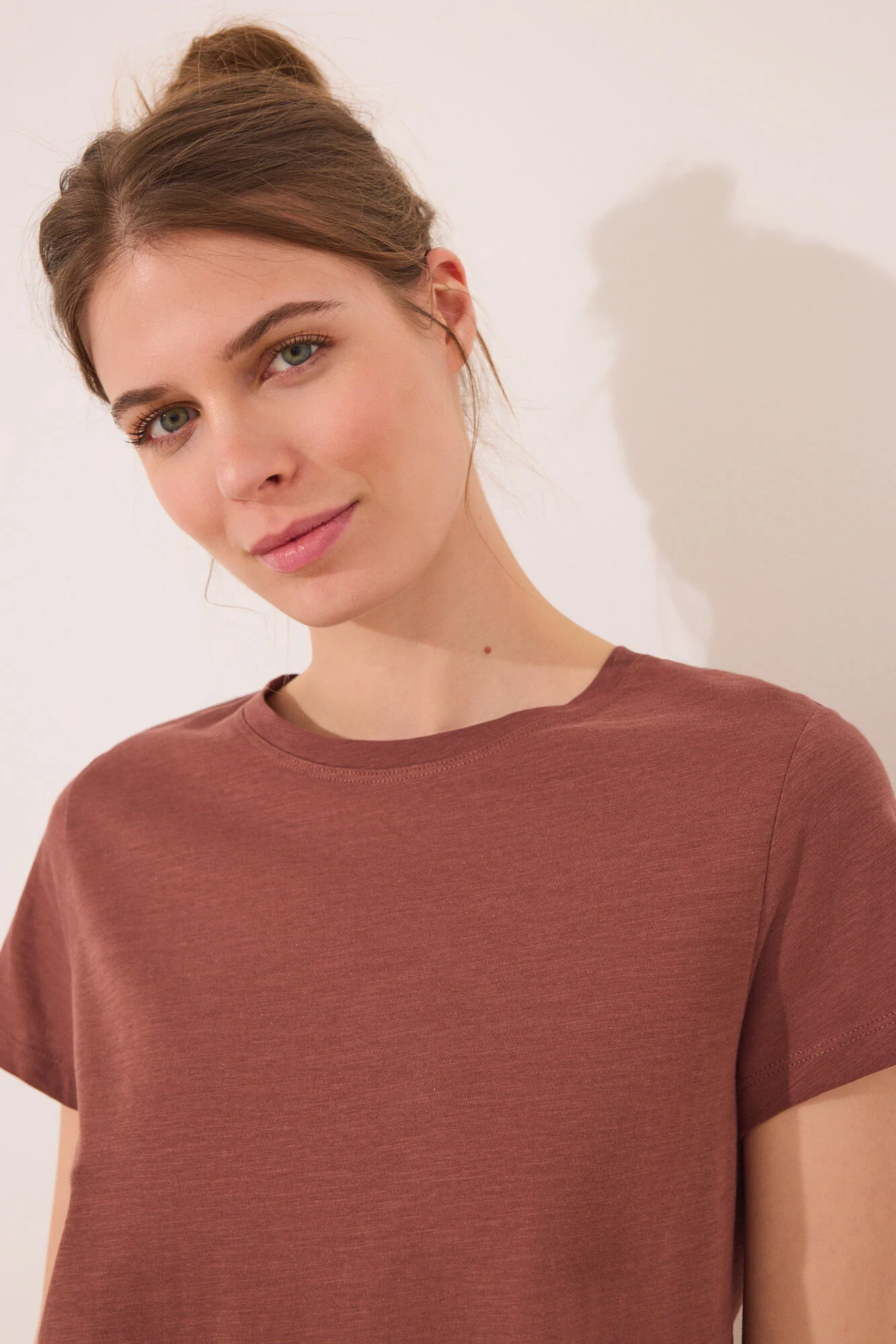 Brown short sleeve T-shirt - Image 2