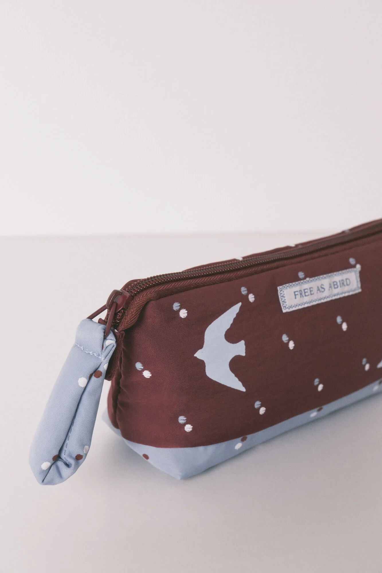 Burgundy small bird print vanity case - Image 4
