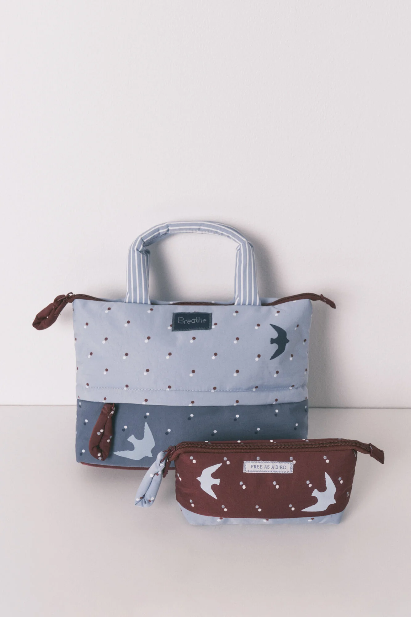Burgundy small bird print vanity case - Image 5