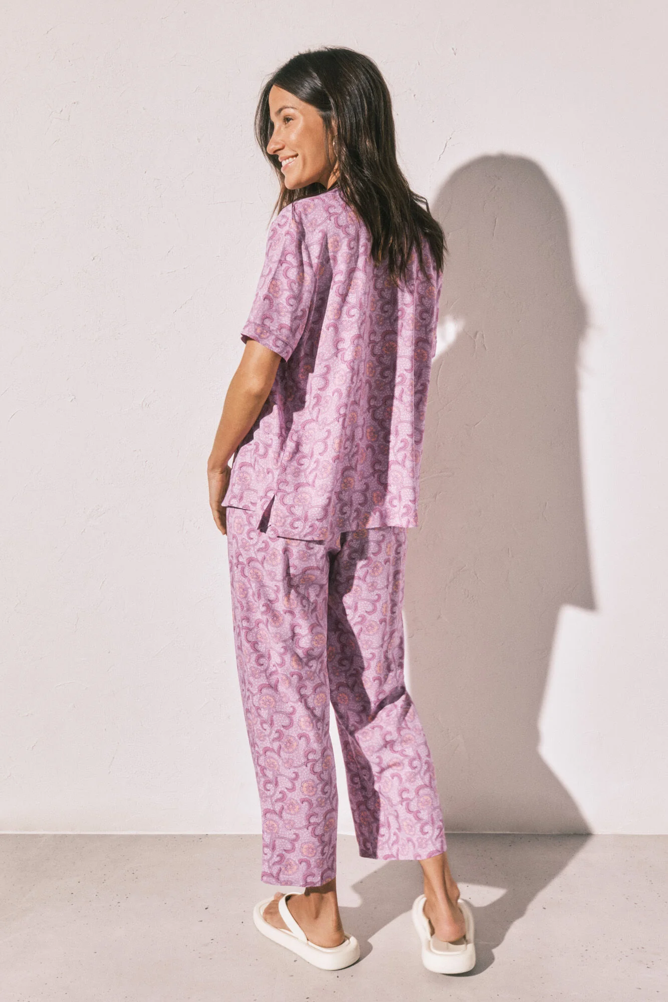 Capri shirt pajamas with floral print - Image 5