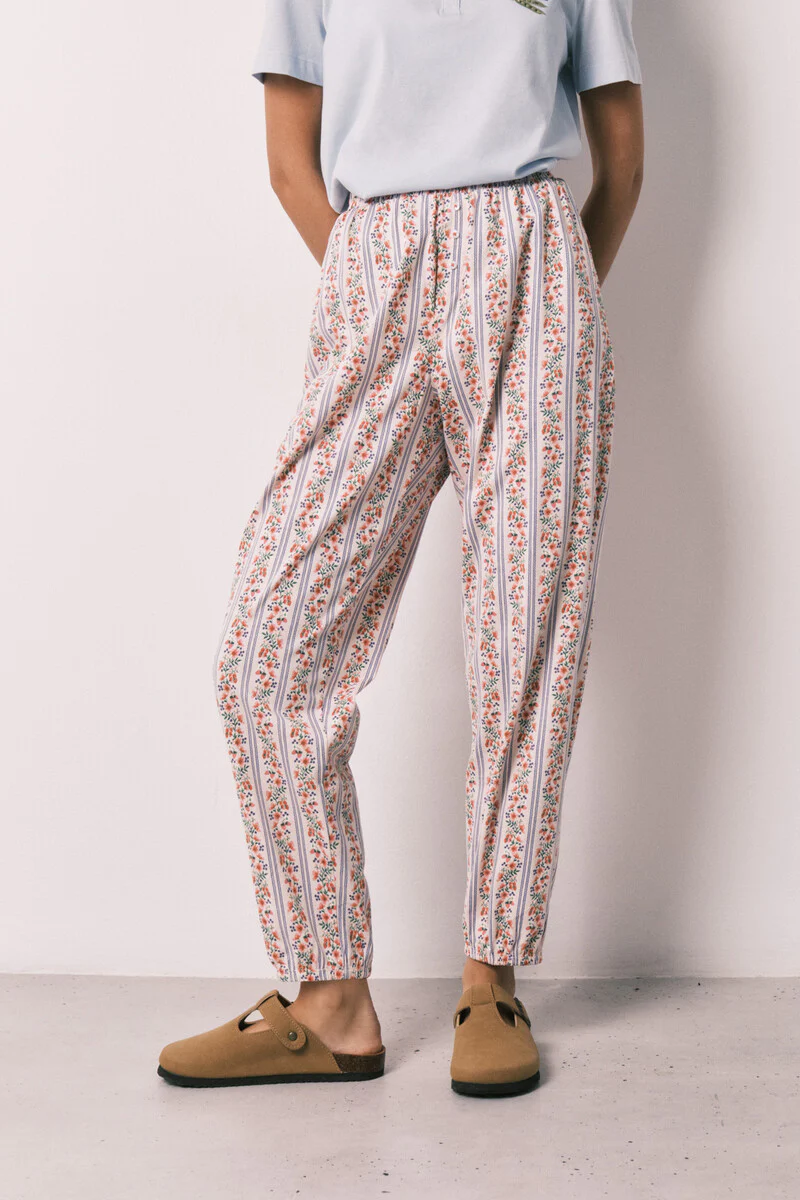 Floral print 100%cotton carrot trousers - Image 2