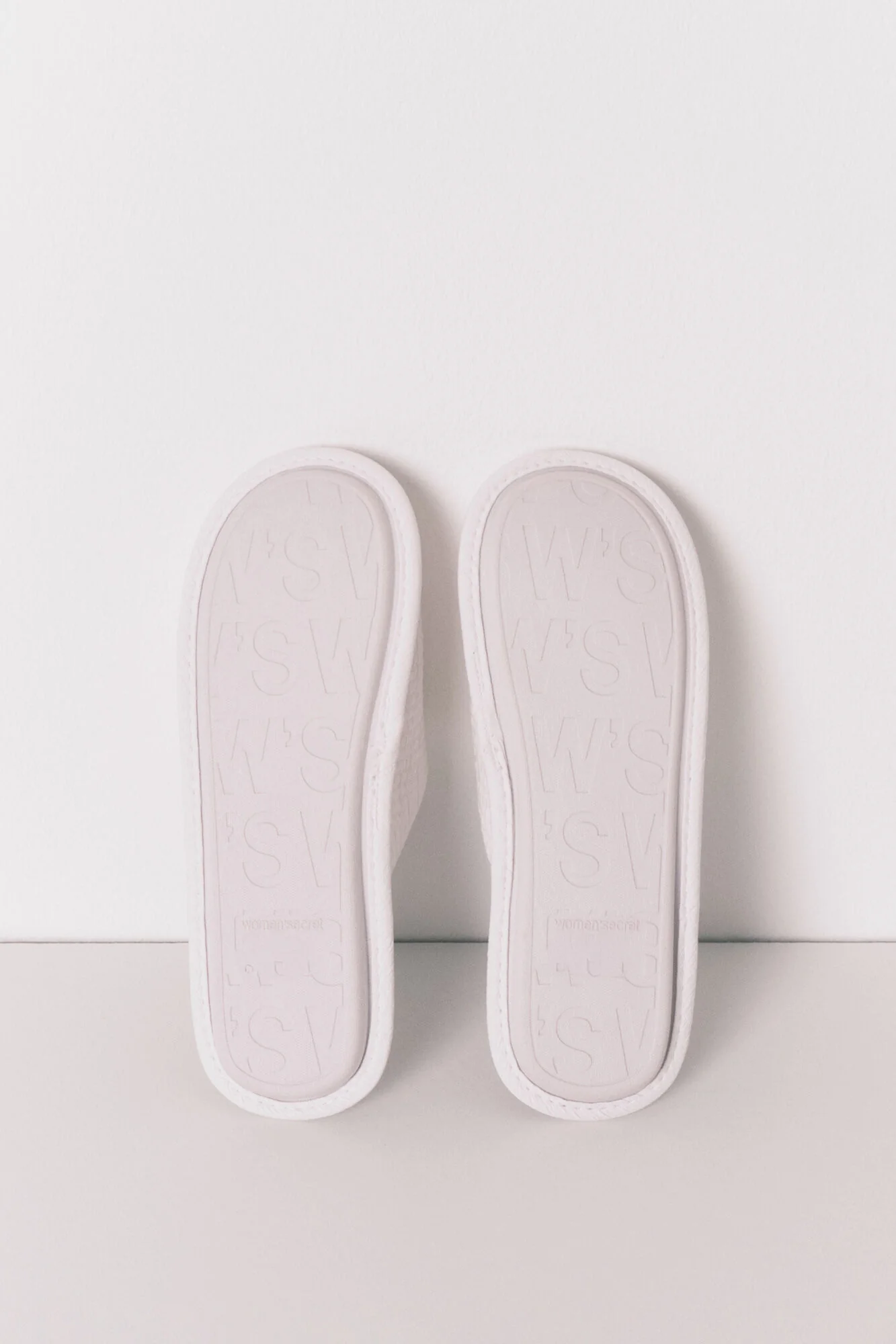 Gray closed "maternity" sneakers - Image 4