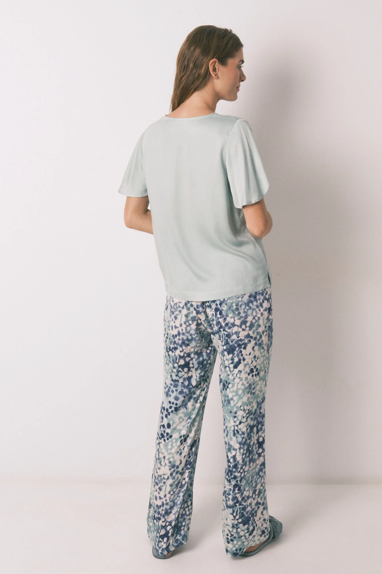 Green floral viscose satin pyjamas - Image 6