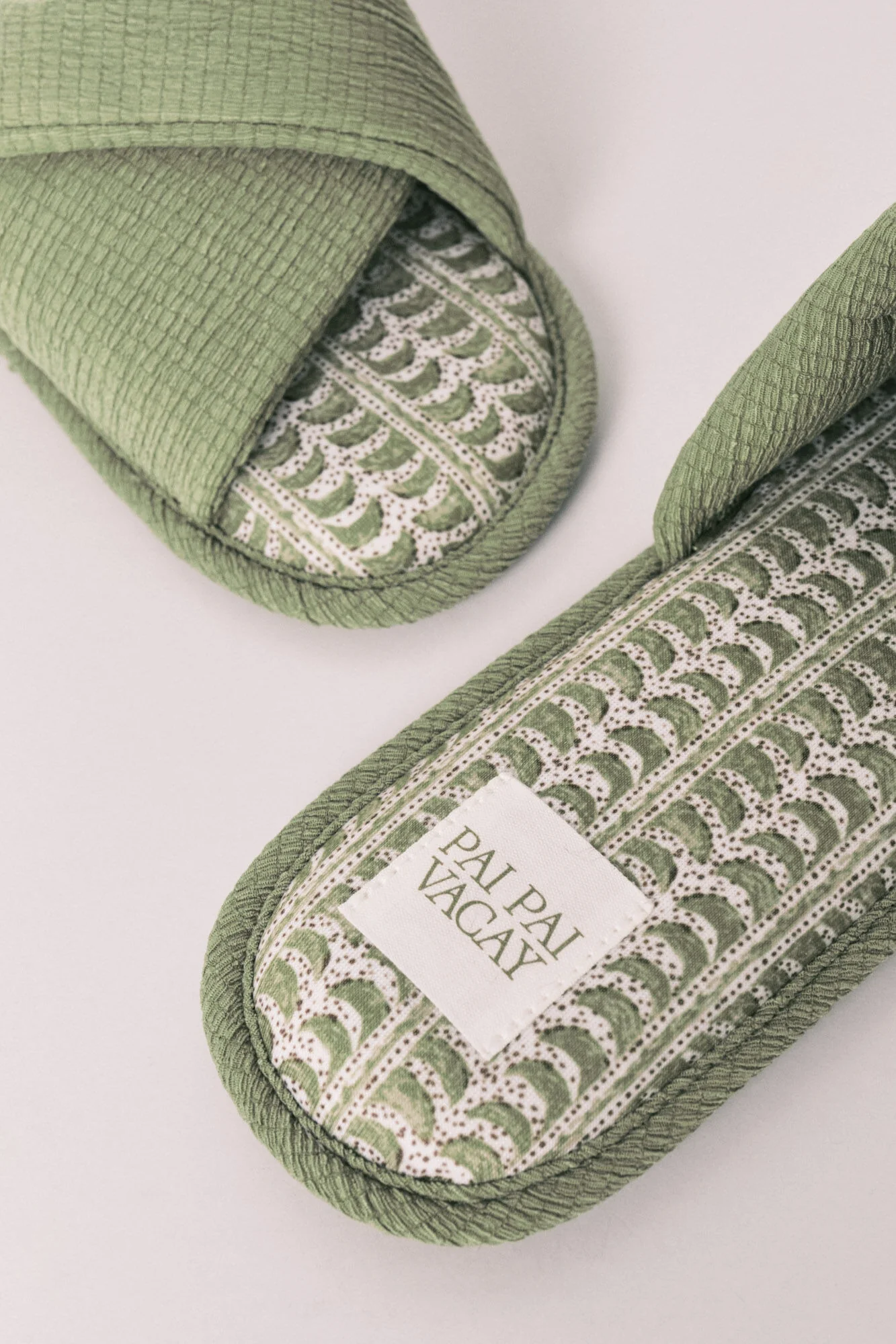 Green palm tree slippers - Image 2