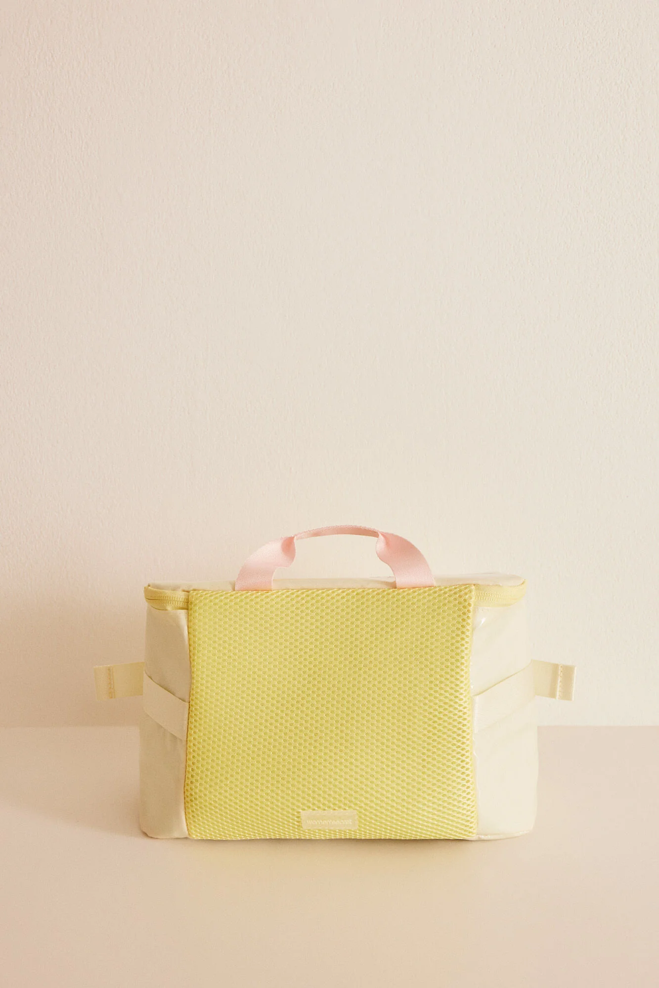 Medium yellow Snoopy vanity case - Image 4