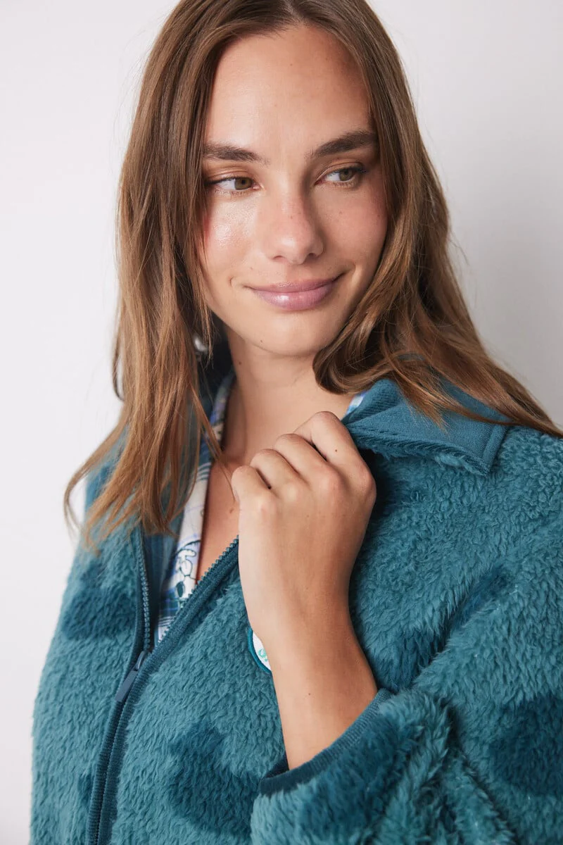Short green faux shearling Snoopy robe - Image 5