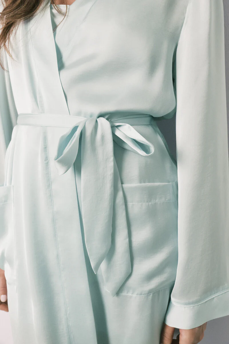 Green satin midi robe - Image 2