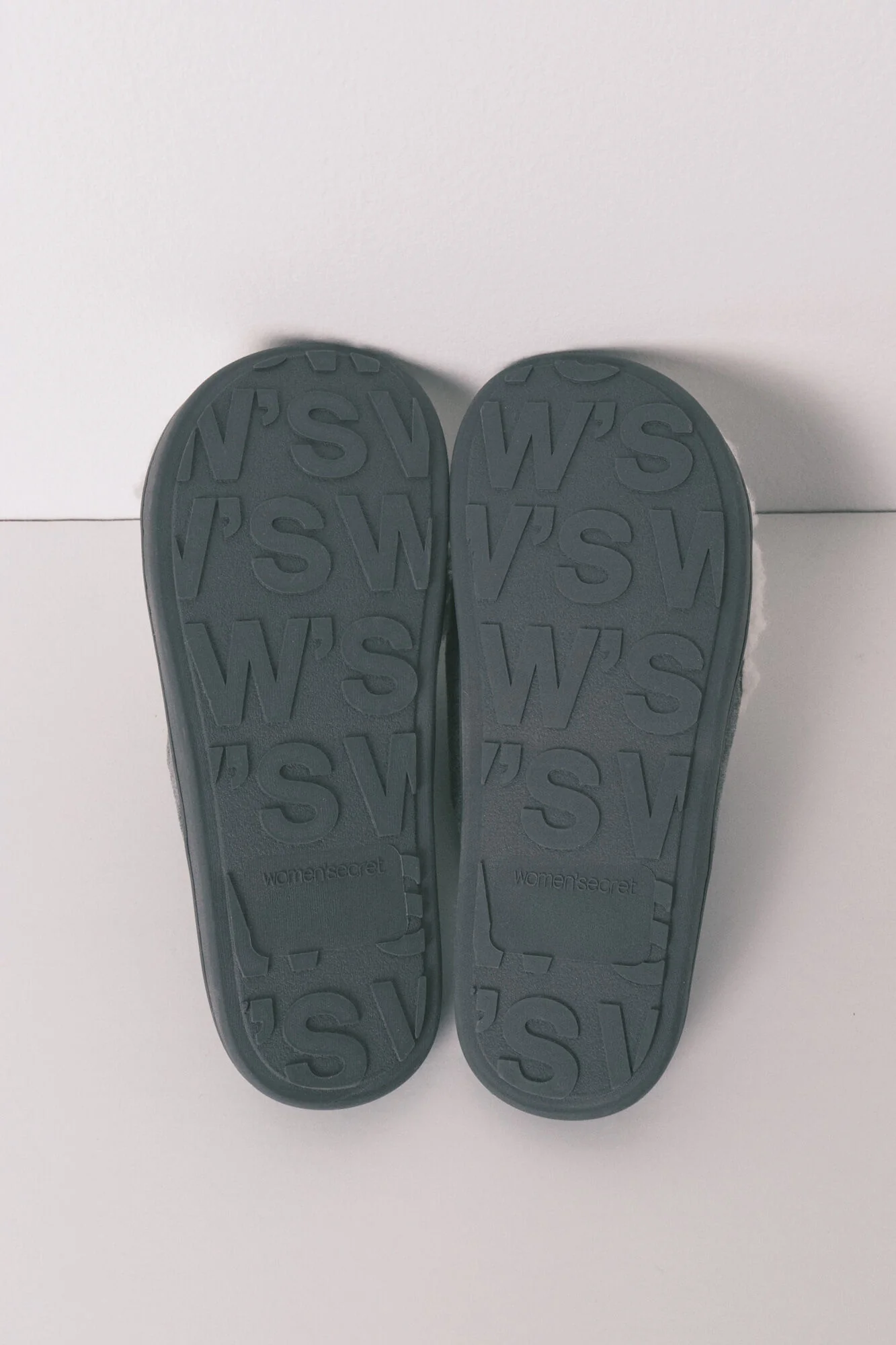 Grey faux shearling slippers MOOMIN - Image 4
