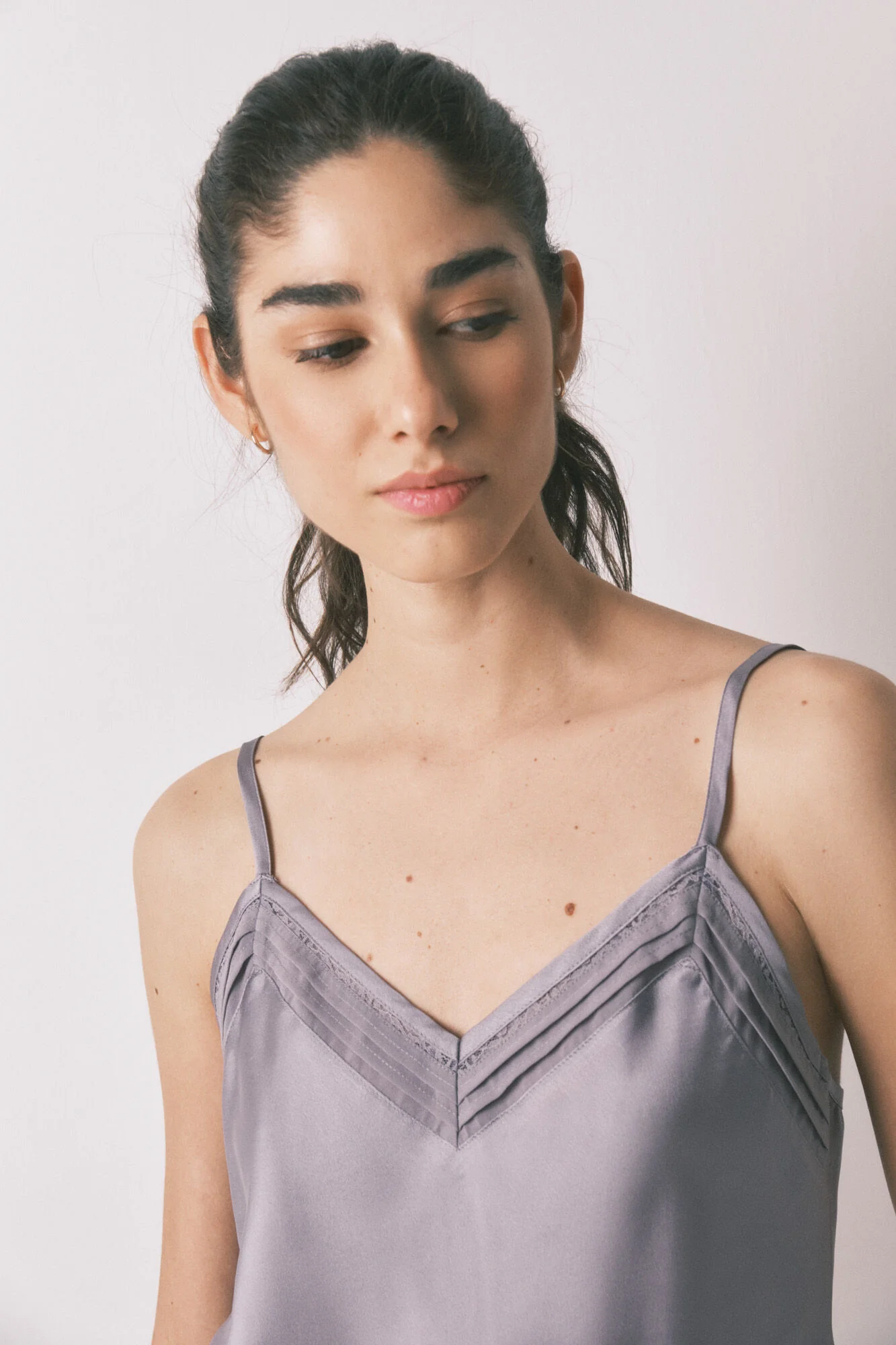 Grey satin and lace pyjama set - Image 2
