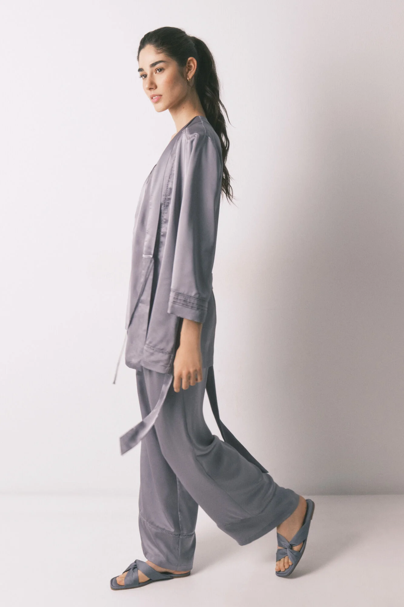 Grey satin and lace pyjama set - Image 6