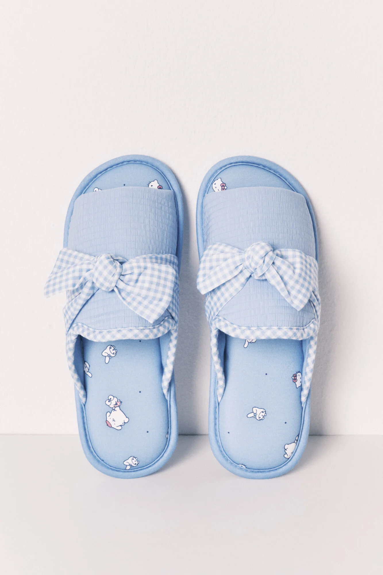 Hello Kitty bow slippers - Image 2