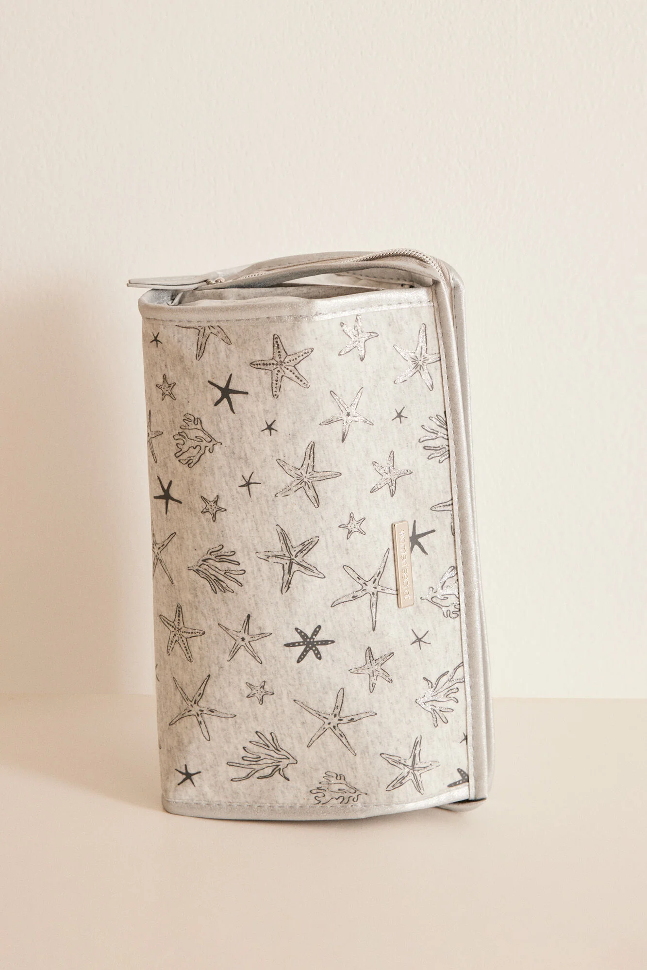 Small grey shells vanity case - Image 4