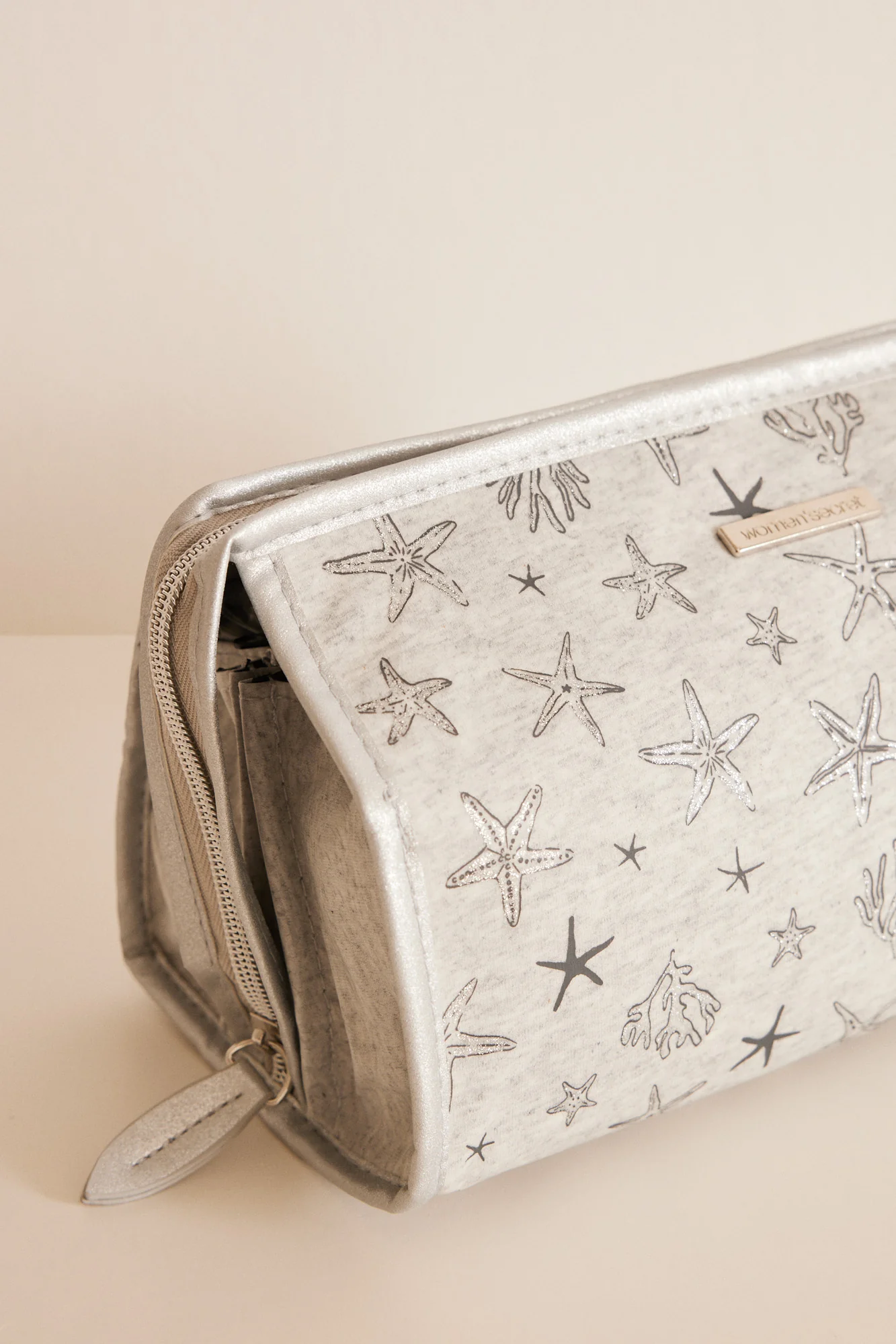 Small grey shells vanity case - Image 5
