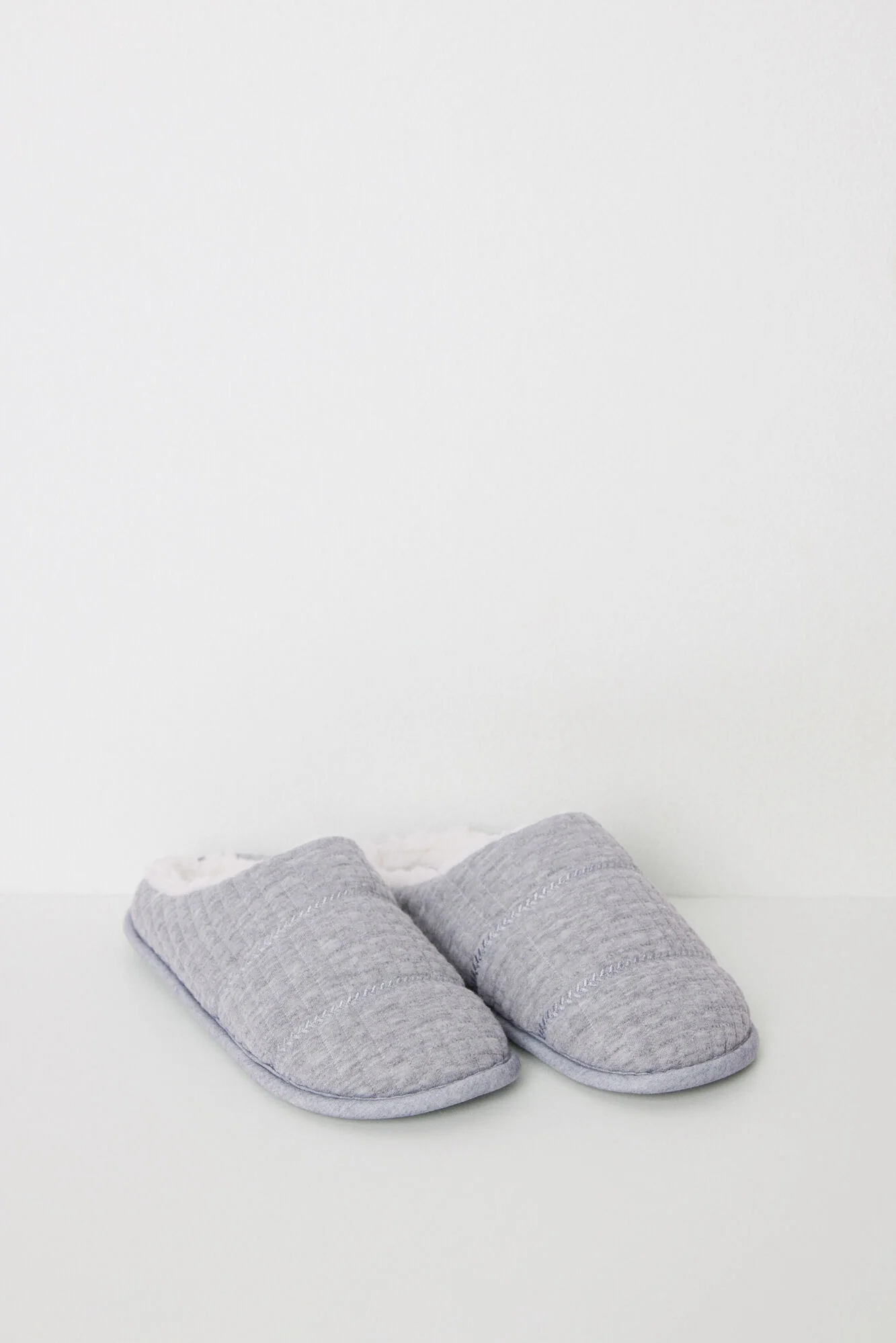 Ivory padded closed slippers - Image 2