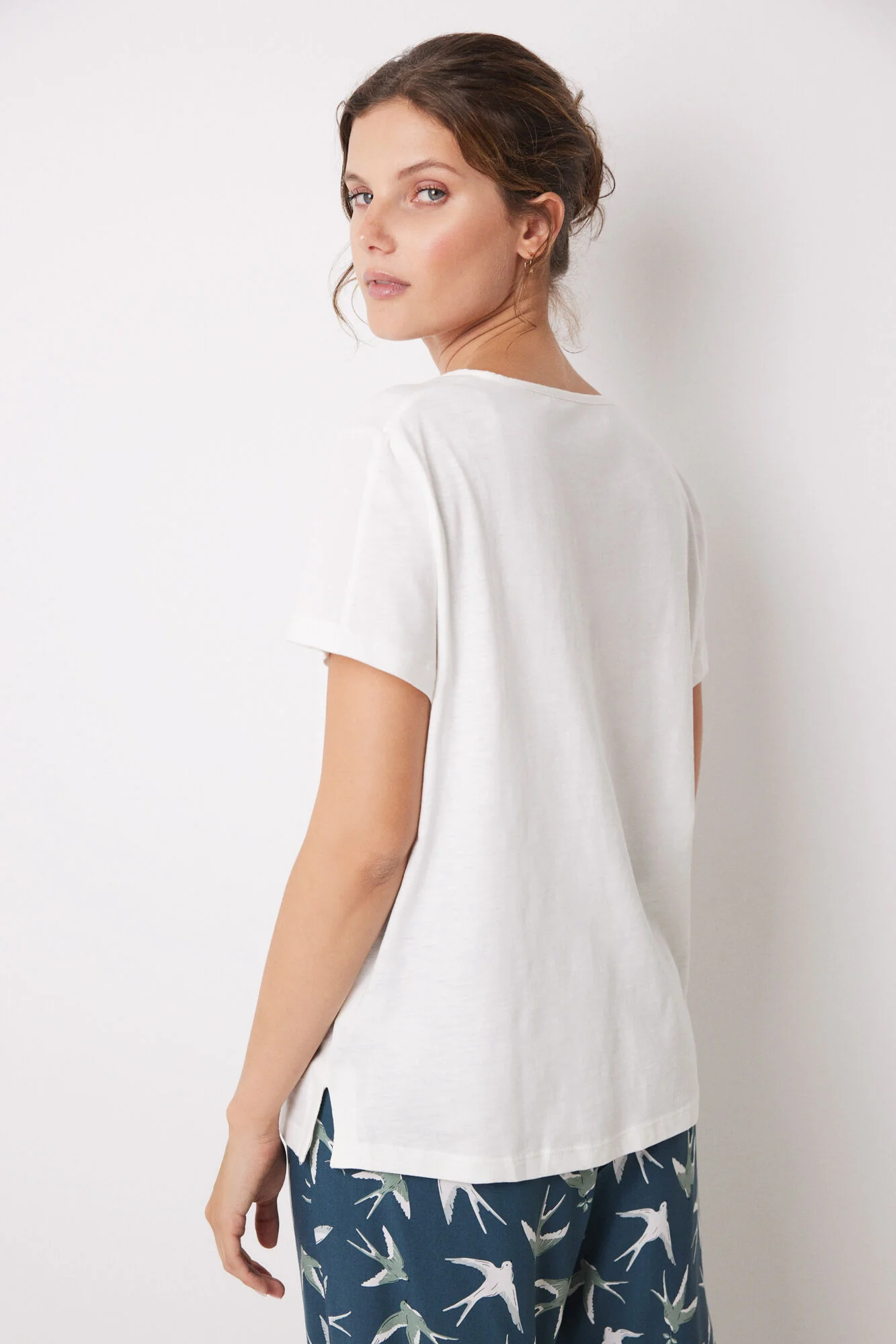 100% Cotton Ivory S/S Basic T-Shirts - Image 2