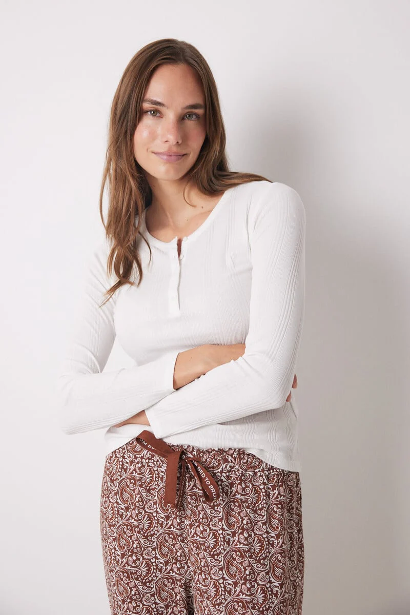 Long sleeve t-shirt