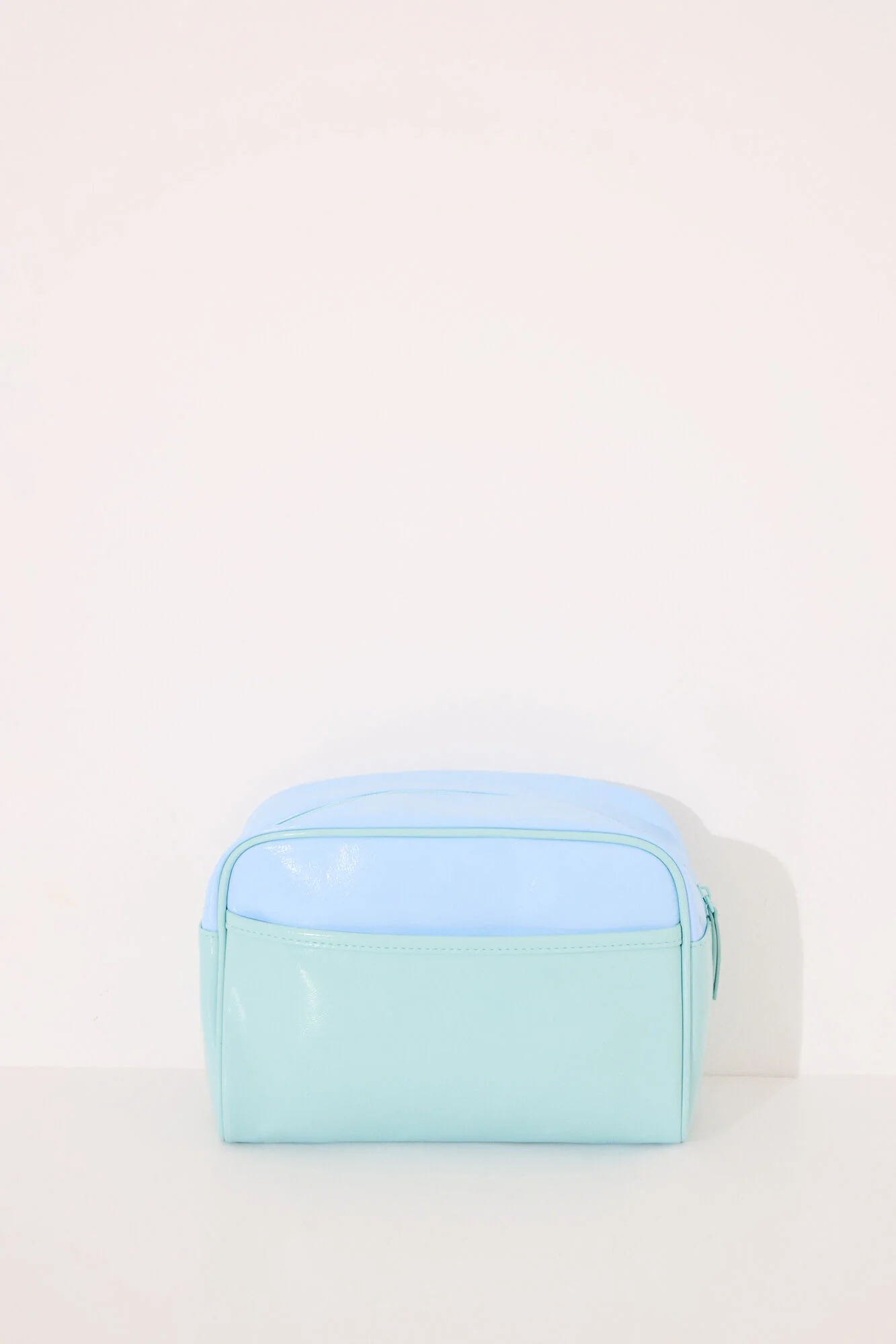 Large blue and green vanity case leather toiletry bag - Image 4