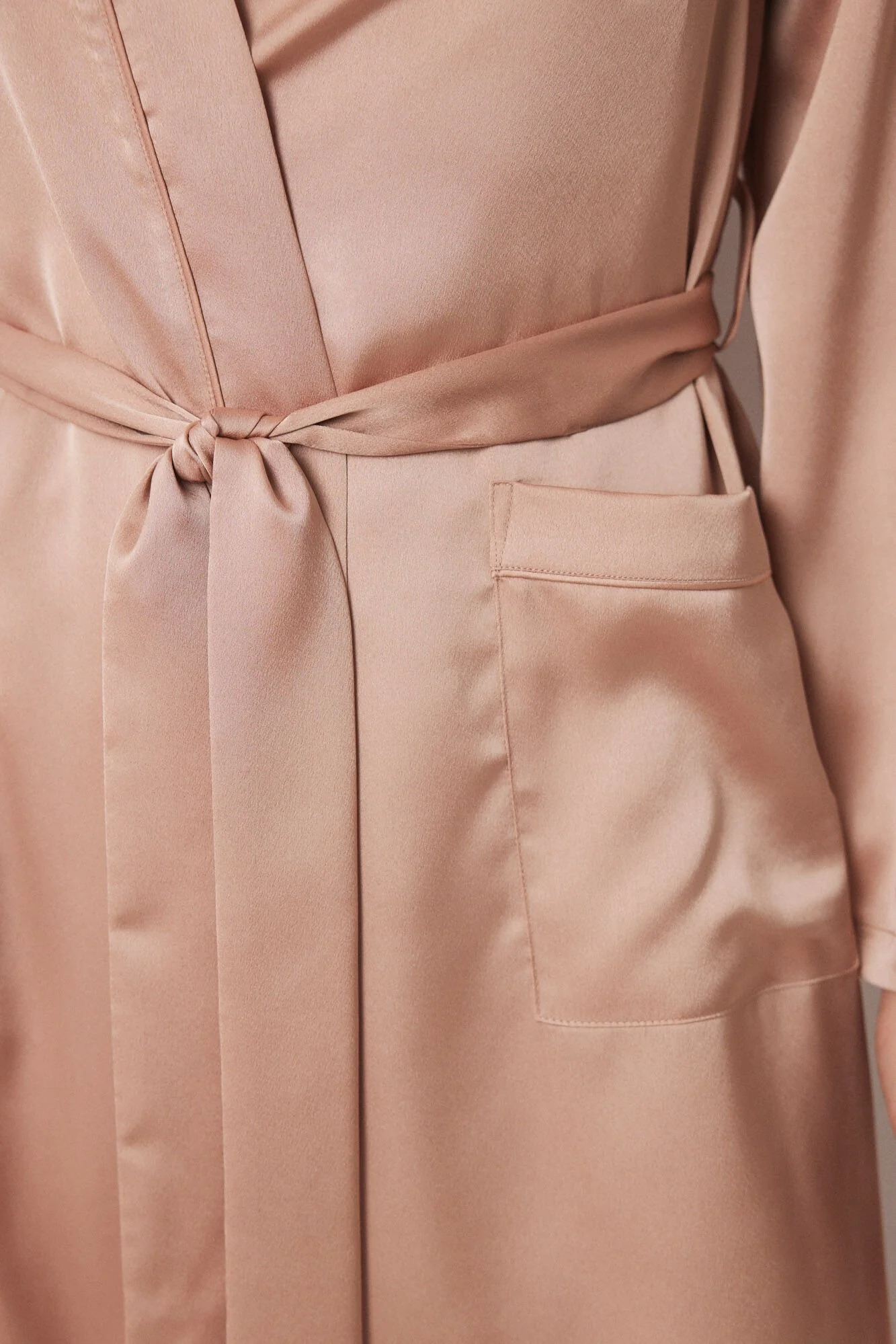 Long nude satin robe - Image 2