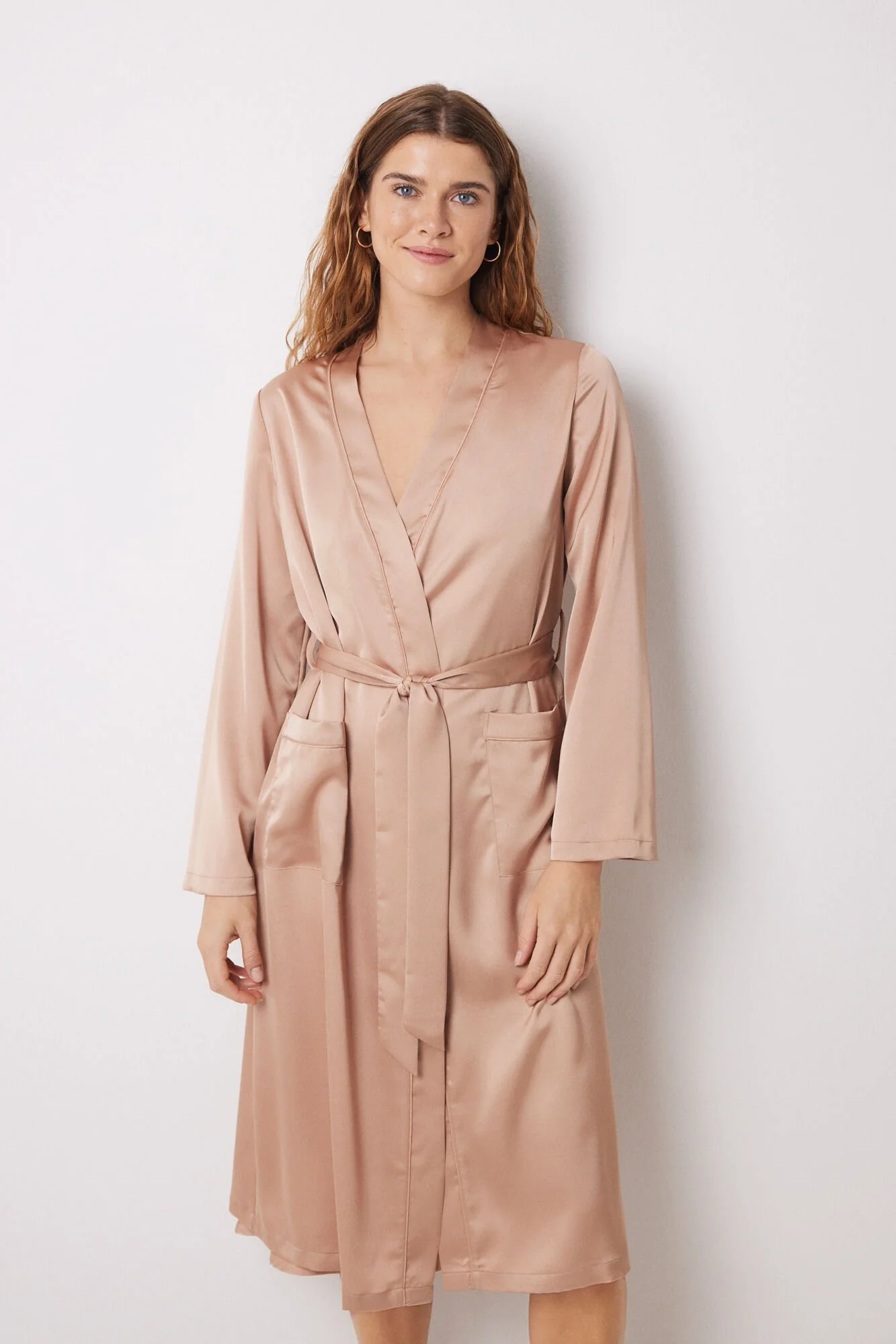 Long nude satin robe - Image 3