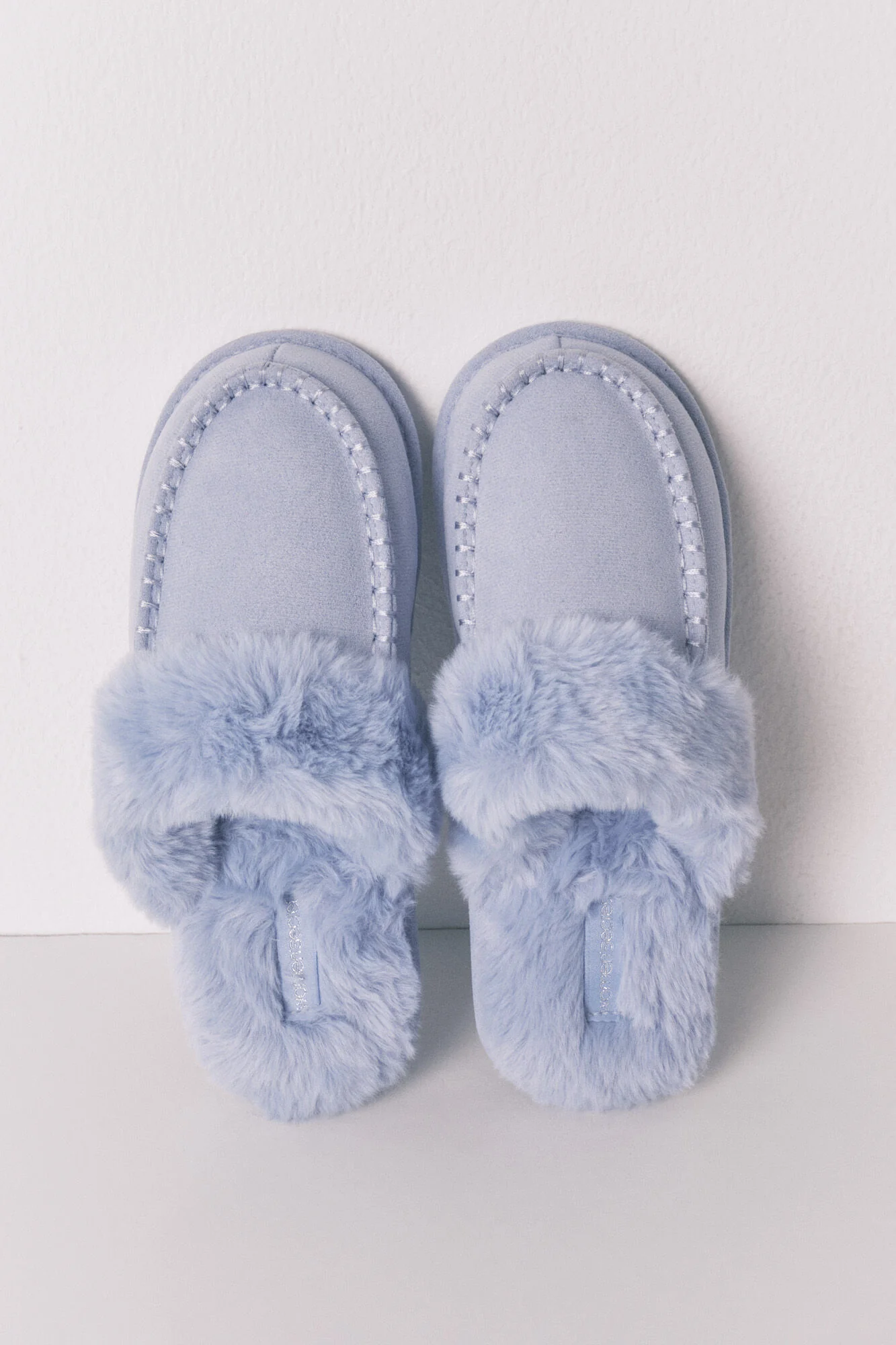 Lilac synthetic fur slippers - Image 5