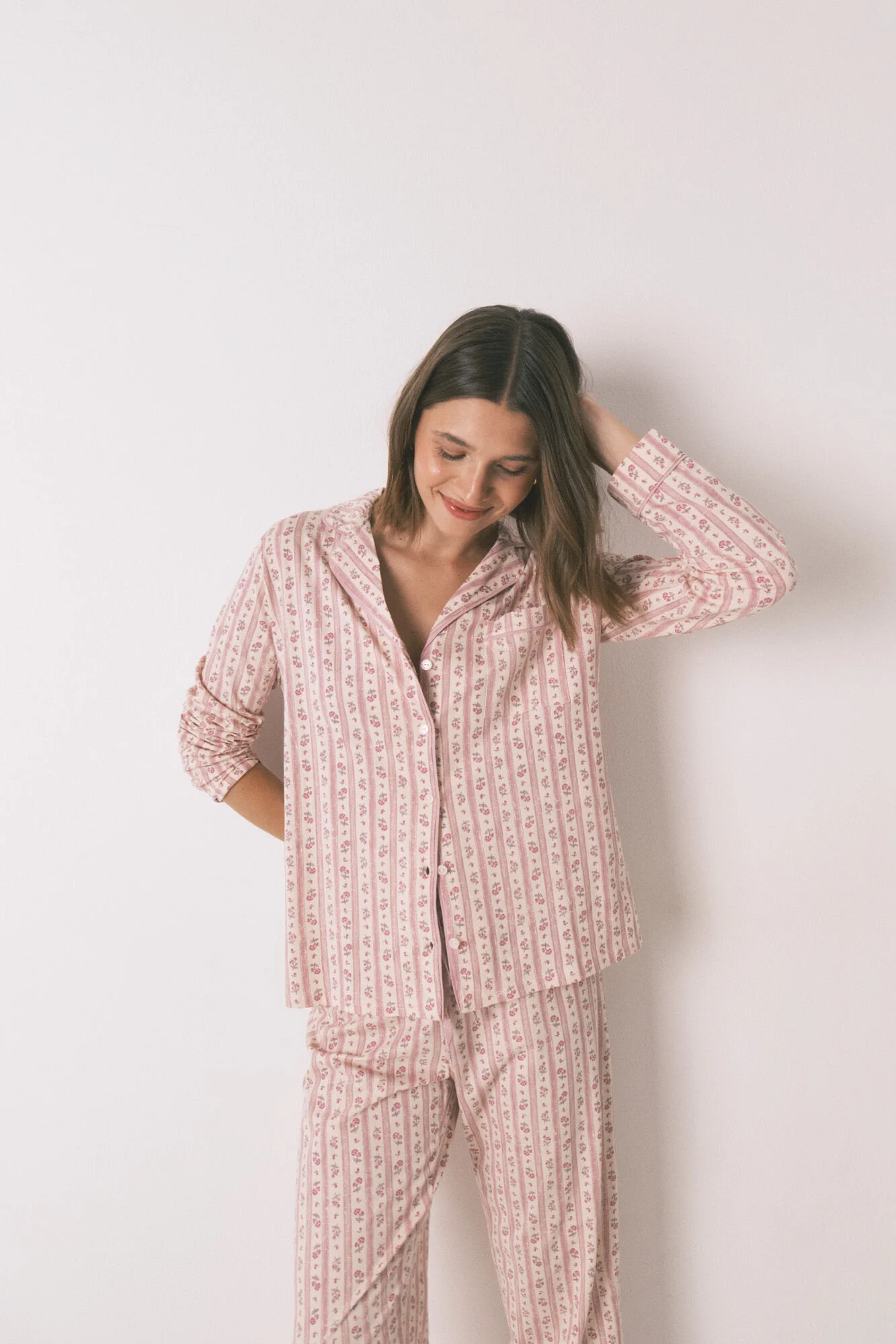 Long 100% cotton classic pyjamas with pink flowers - Image 6