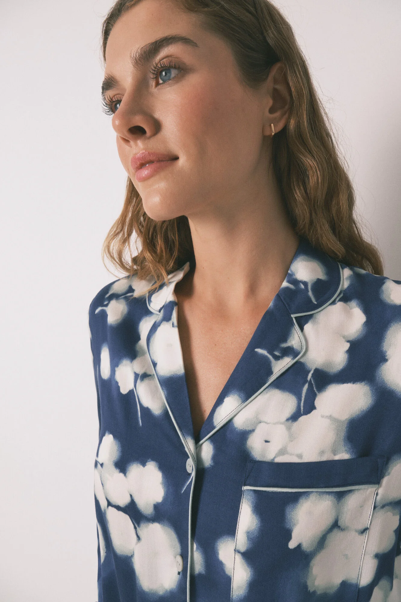 Long blue floral viscose classic pyjamas - Image 4