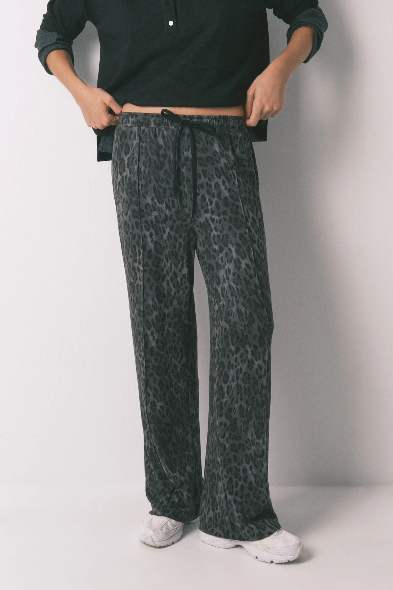 Long gray animal print trouser - Image 2