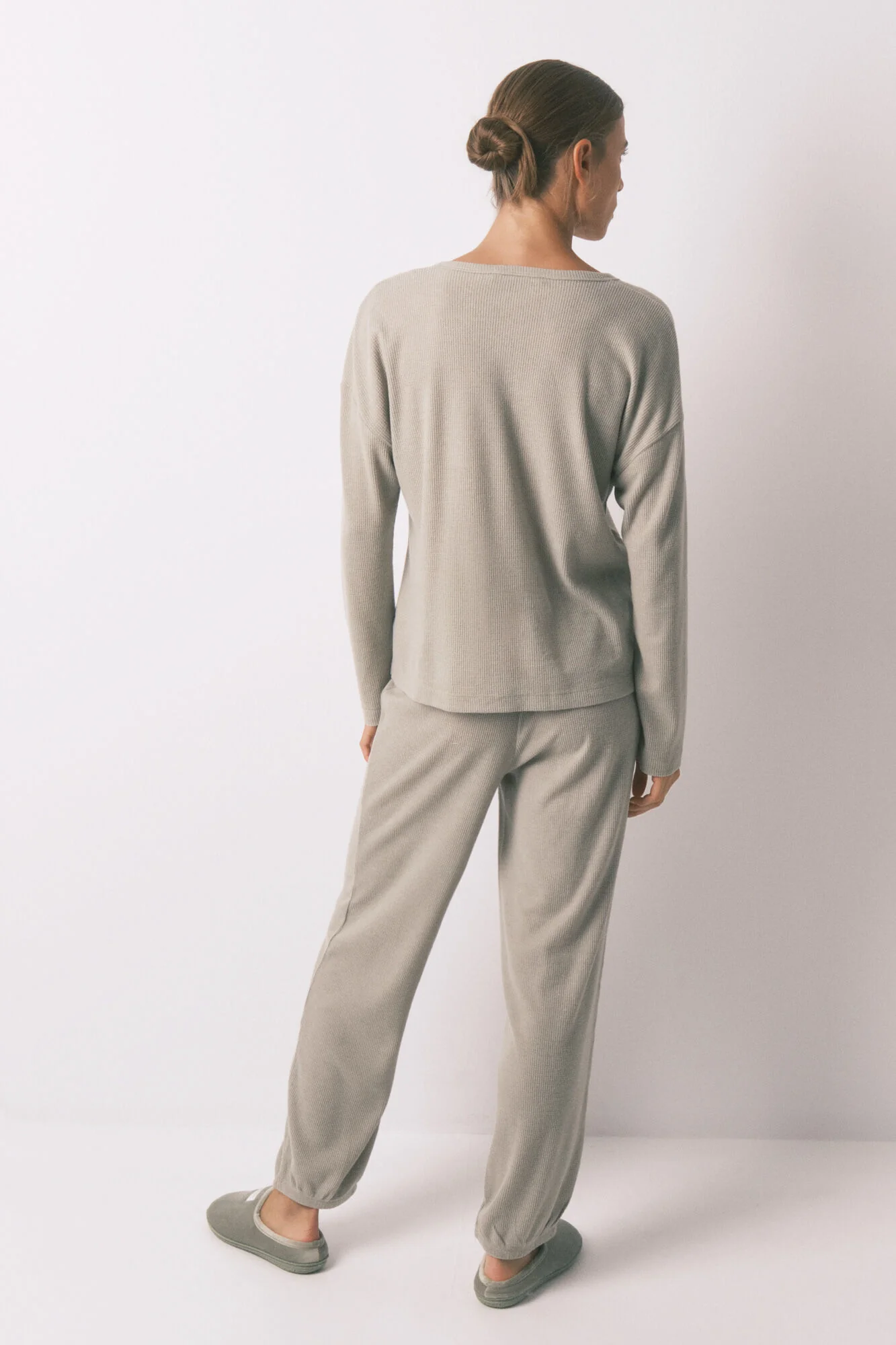 Long green waffle texture pajamas - Image 4