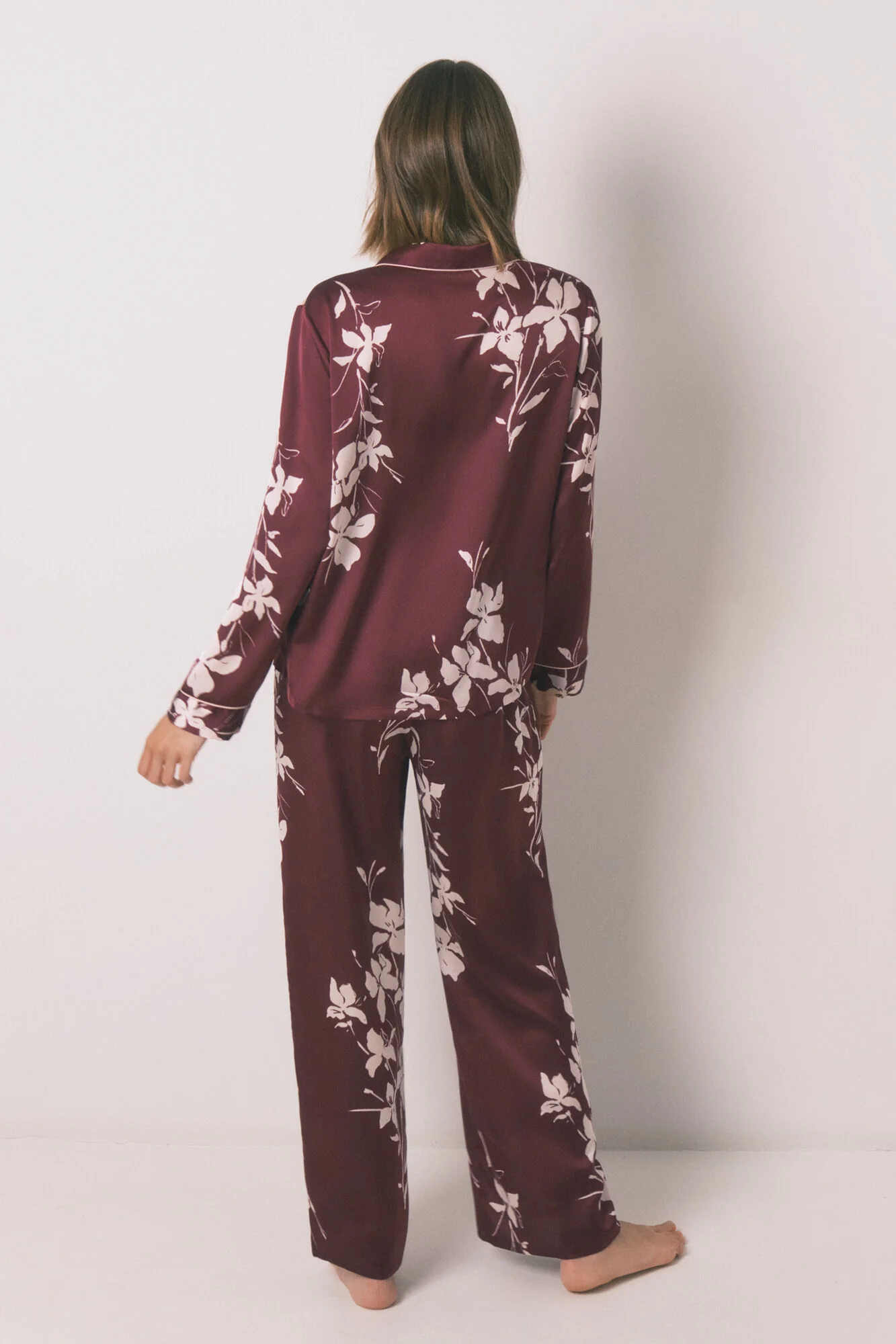 Long maroon floral classic pyjamas - Image 4