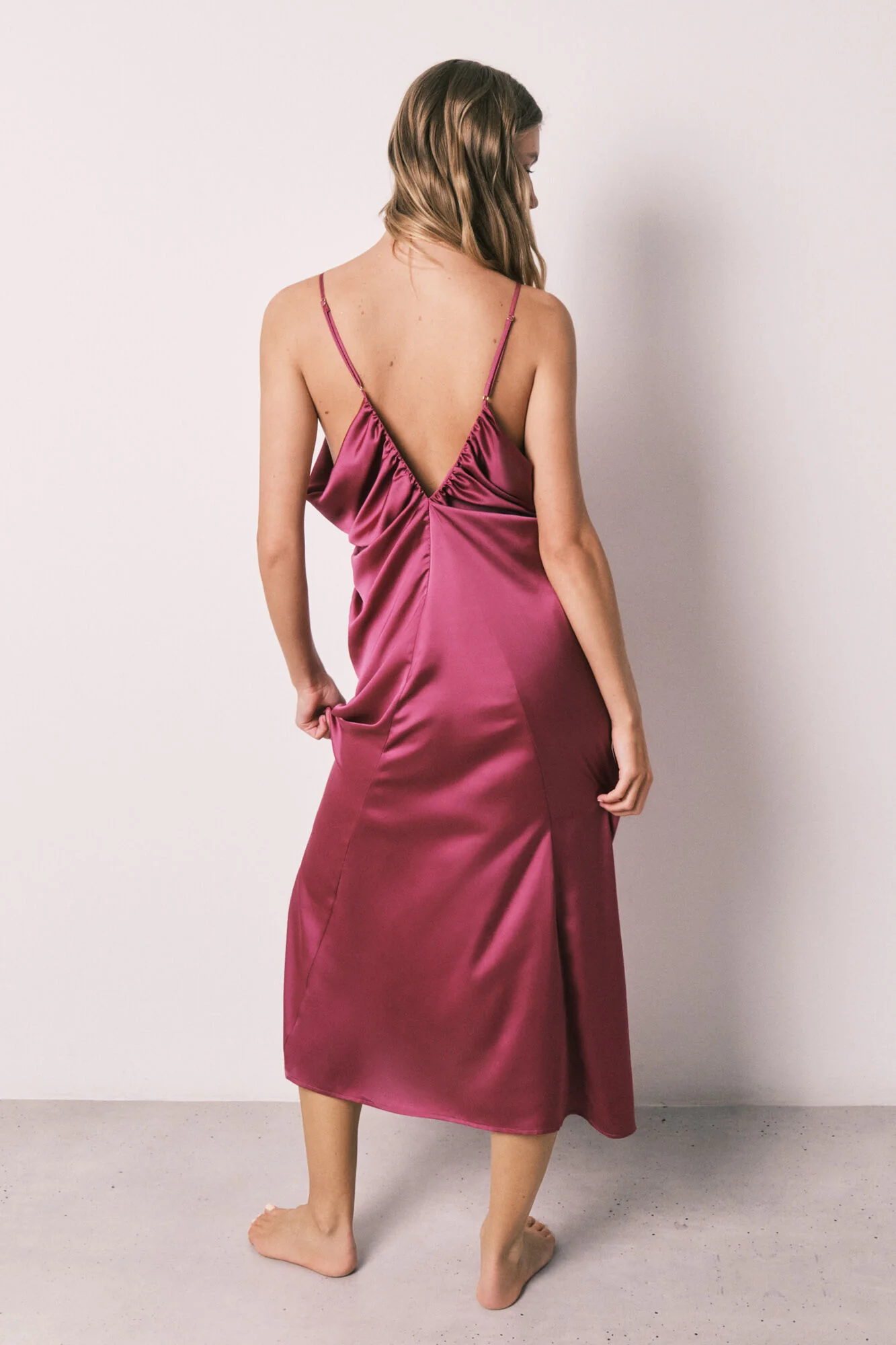 Long nightgown with ruched straps - Image 4