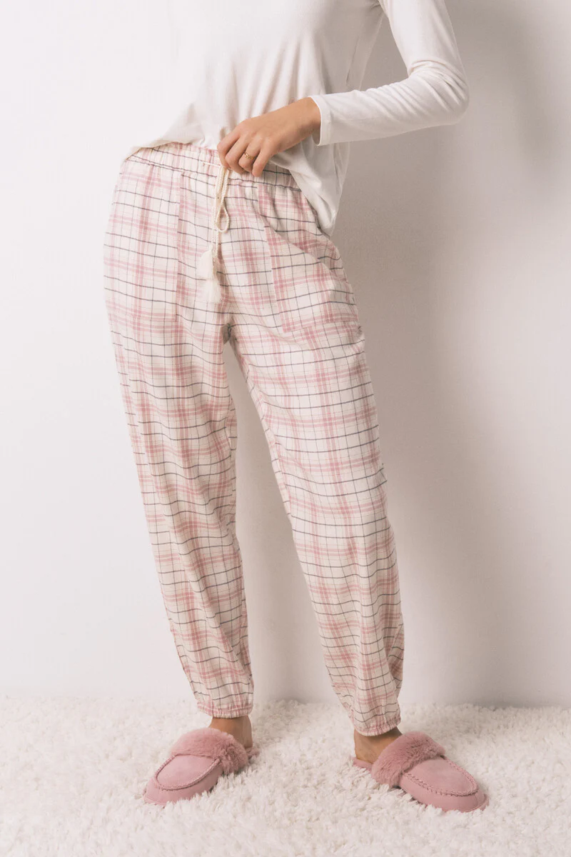 Long pink flannel trouser with a plaid print - Image 2