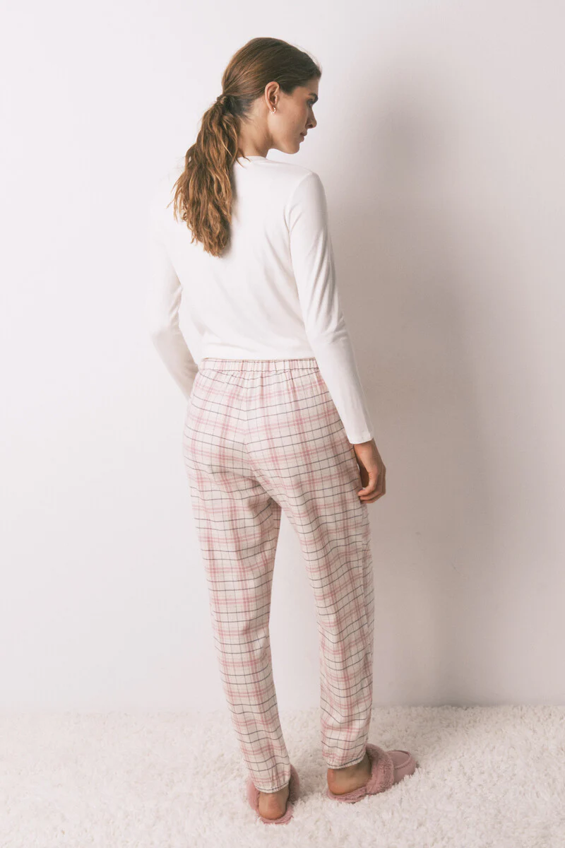 Long pink flannel trouser with a plaid print - Image 3